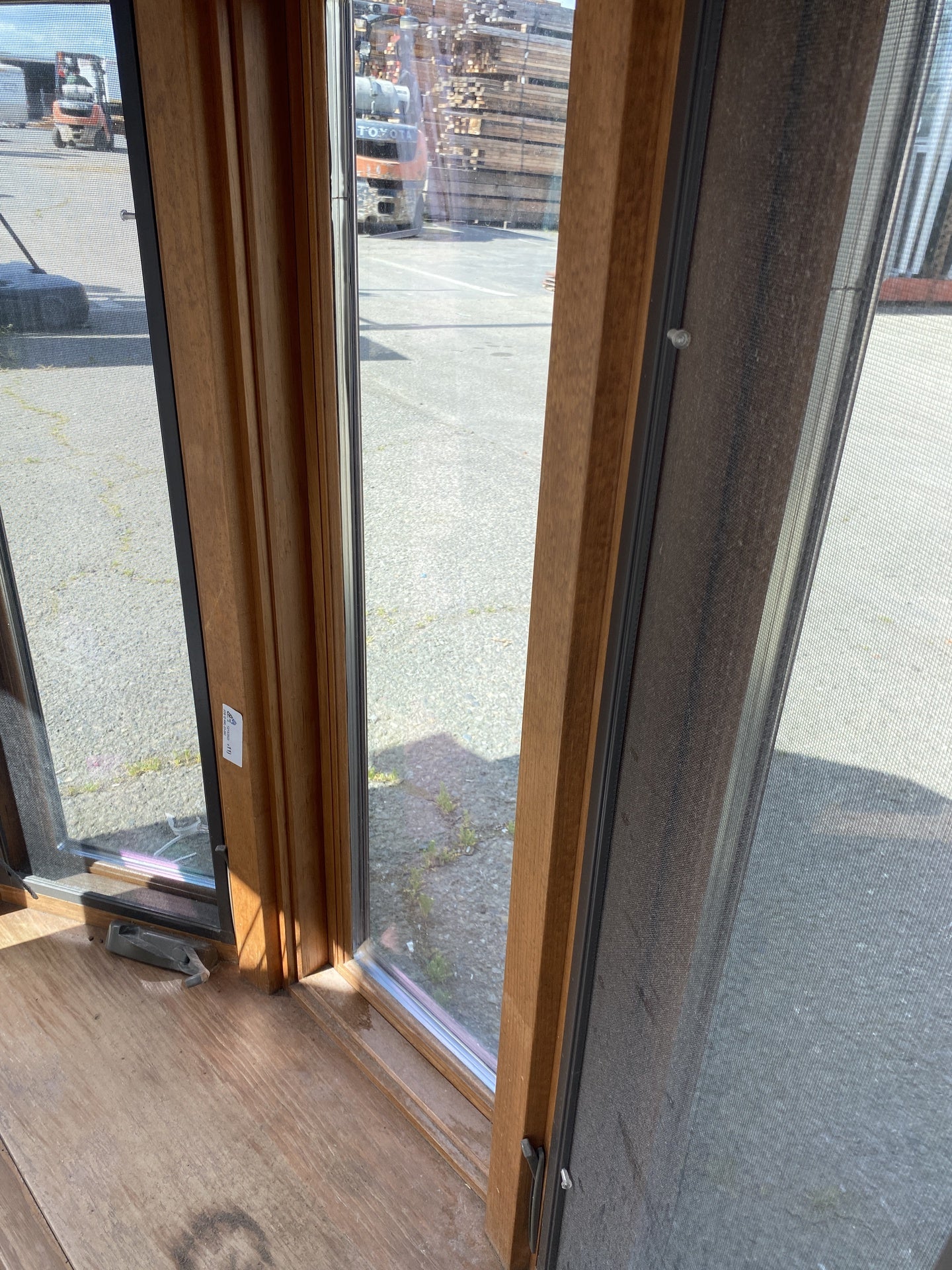 Brown Bay Window BY4