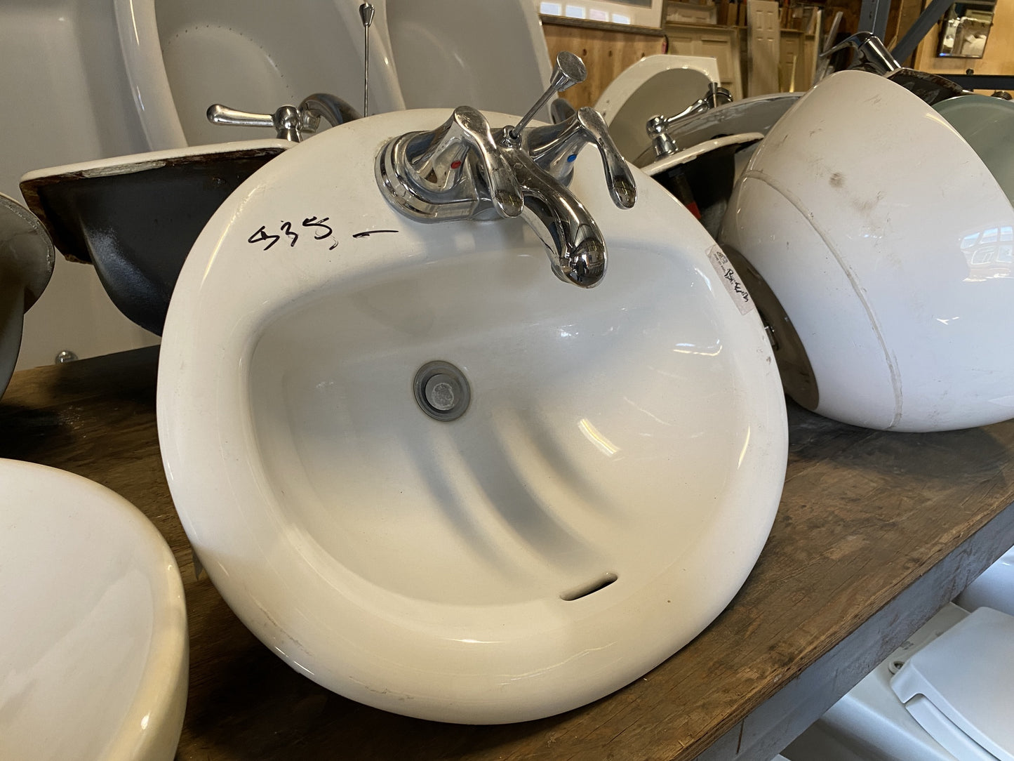 White Oval Sink BE2