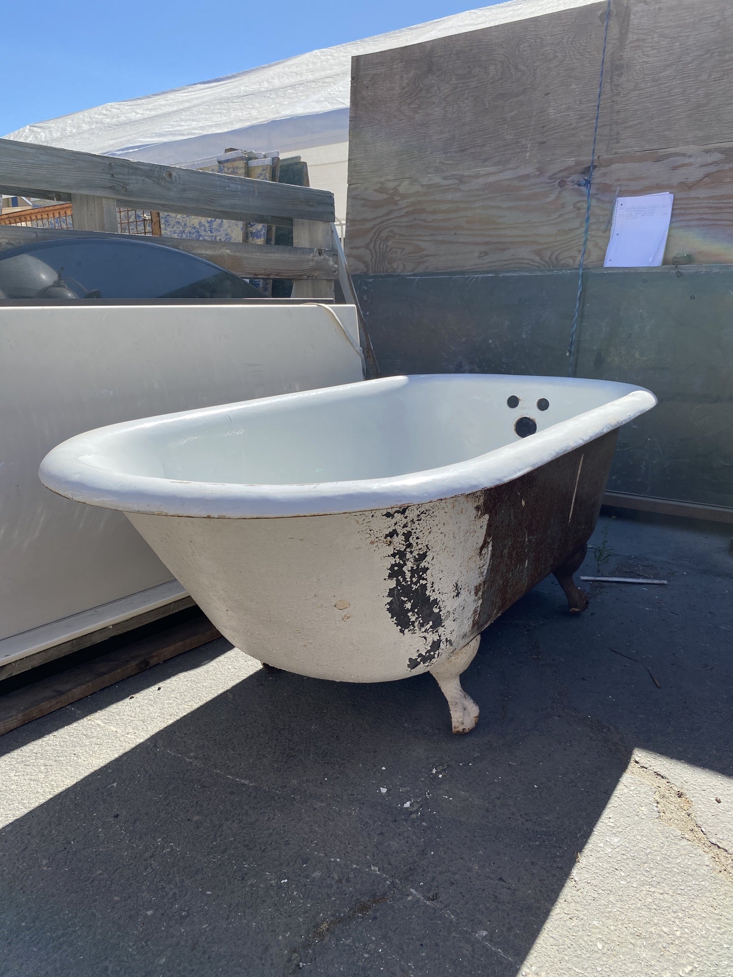 Cast Iron Clawfoot Bathtub TRP