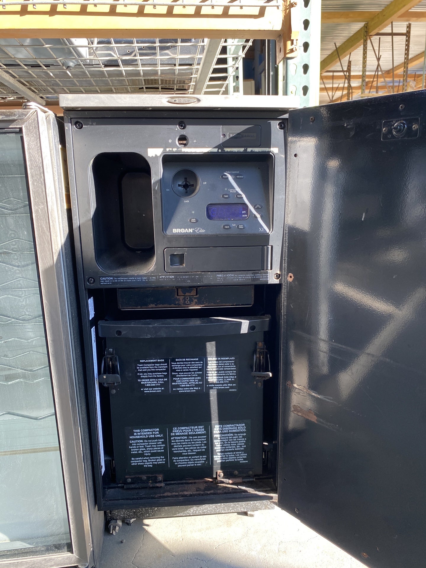 Broan Elite Trash Compactor CB6