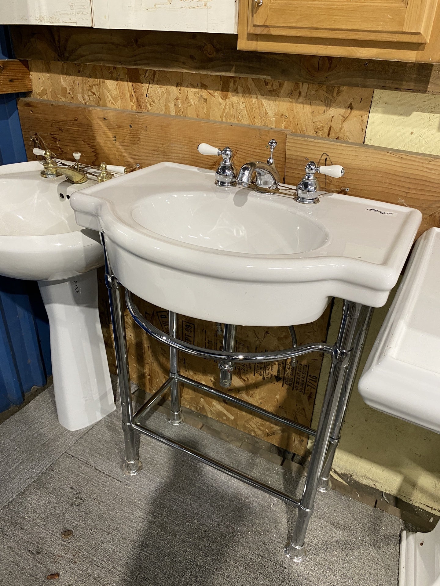 White Sink Modern CF2