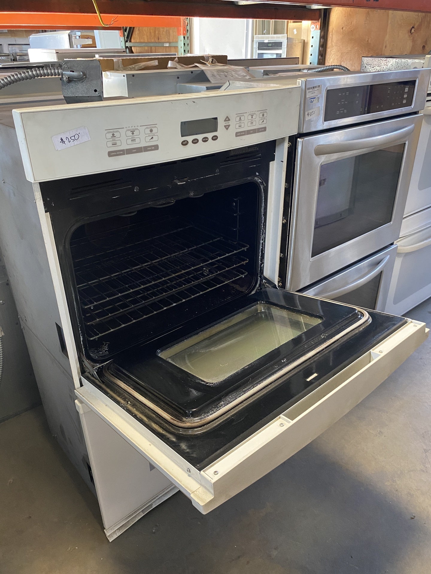 White Dacor Double Oven TRP