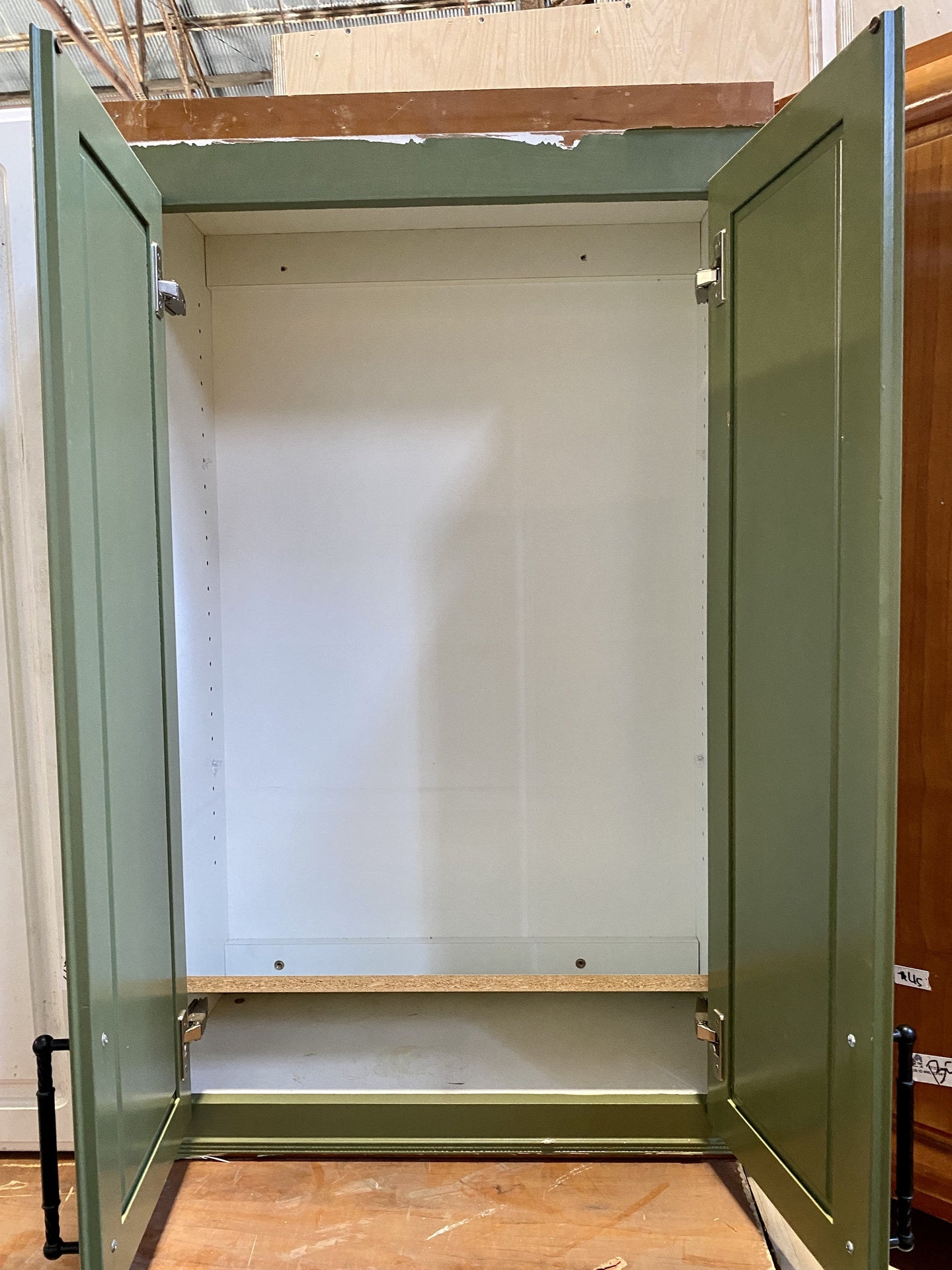 Green Cabinet BD6