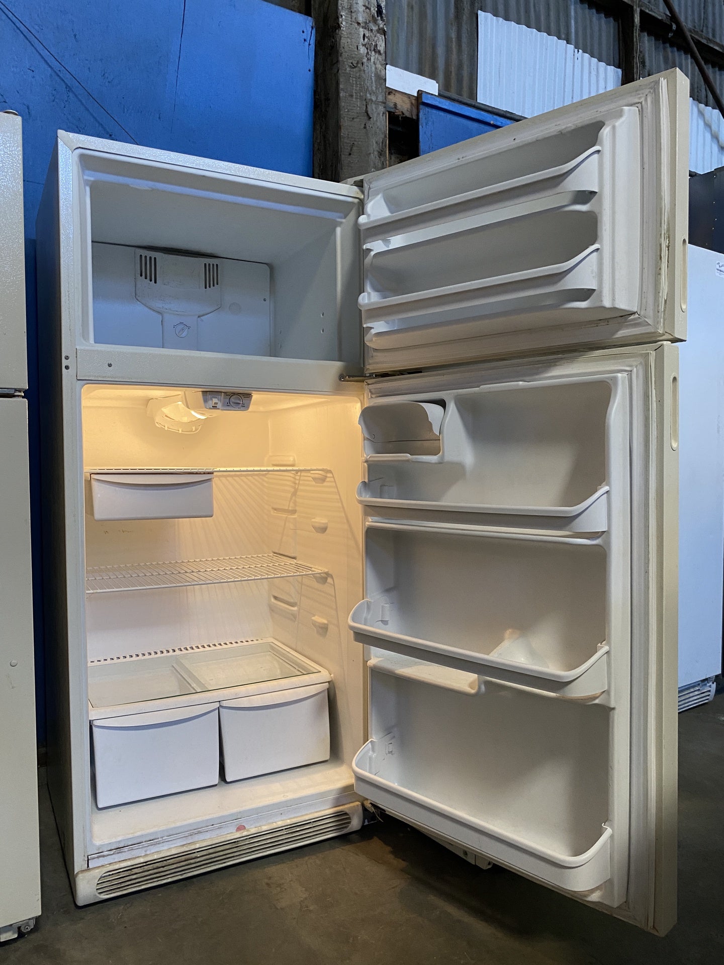 White Kenmore Refrigerator CC1
