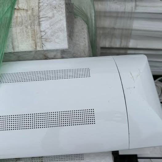 8’ LED Light Fixtures