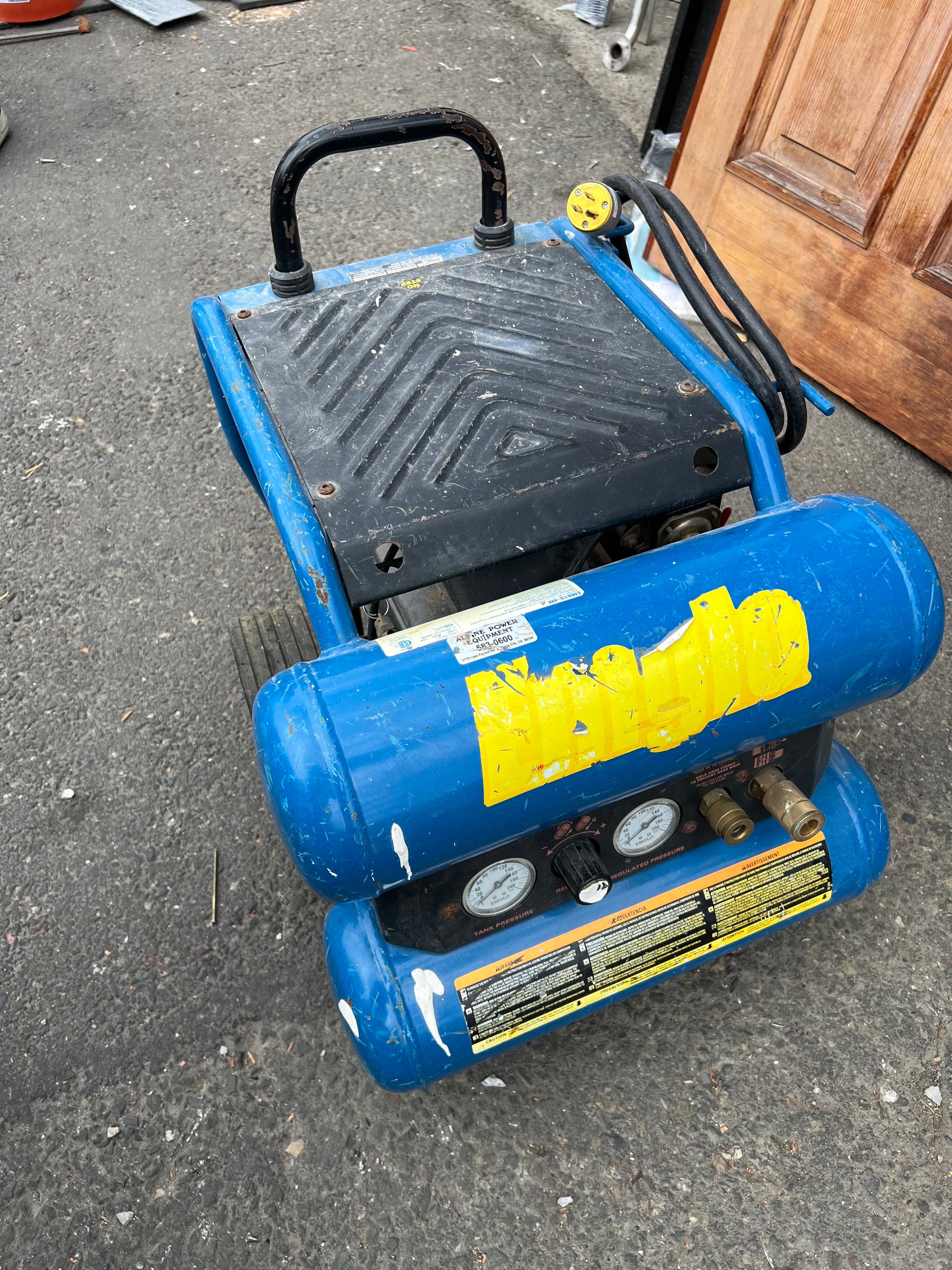 Rolair air compressor gauges and outlets