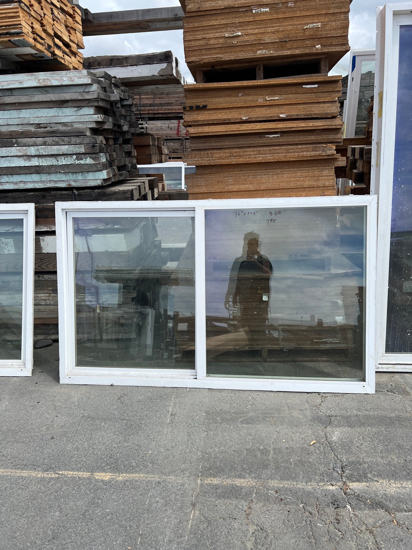 White vinyl sliding window 76.5x44 TRP