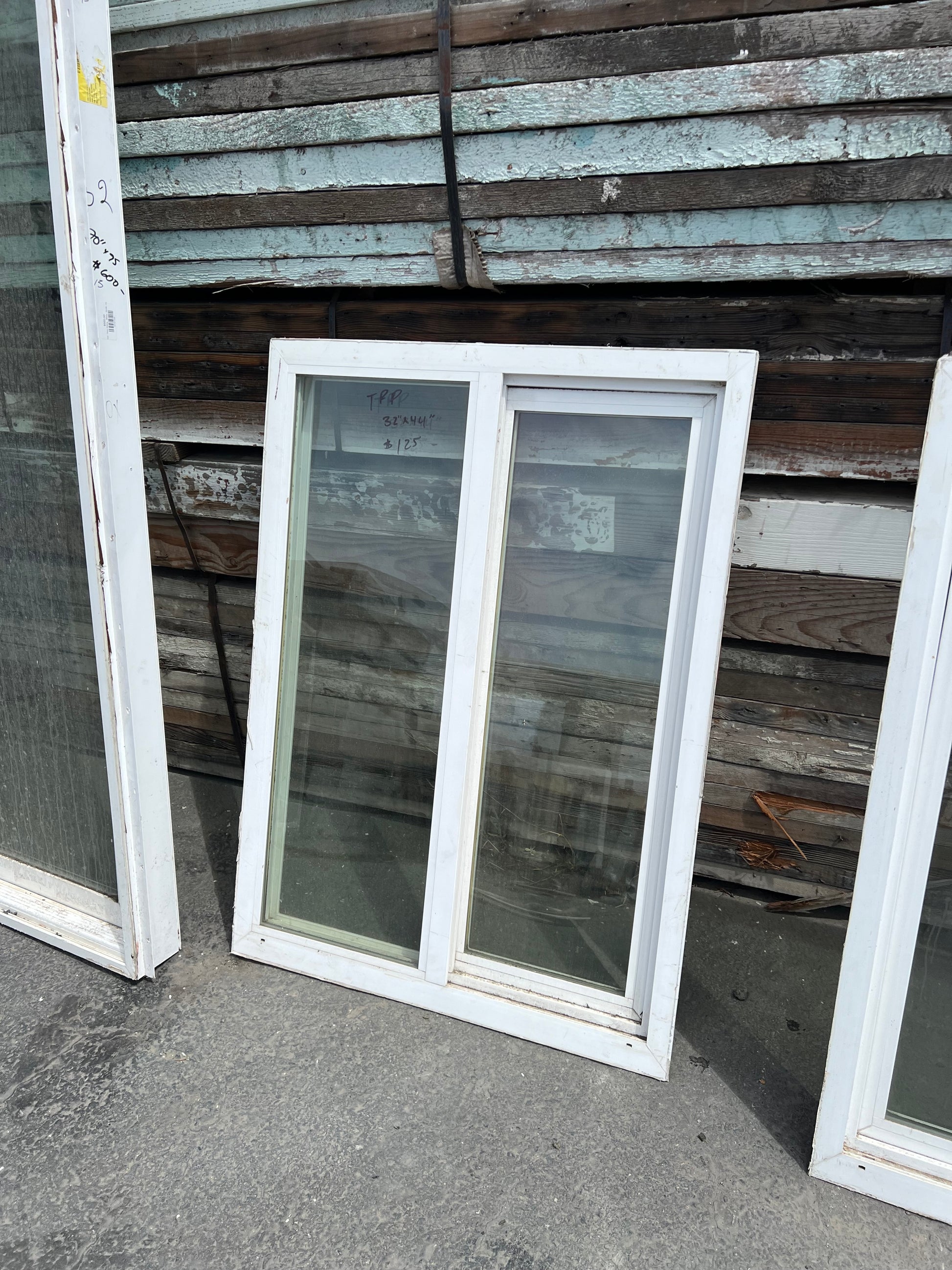 White vinyl sliding window 32x44 reclaimed Oakland