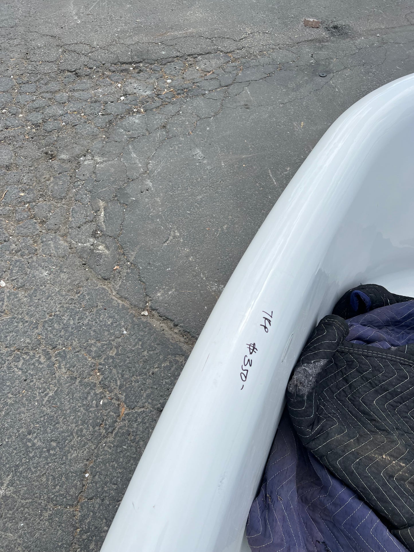 White bathtub rim TRP $350