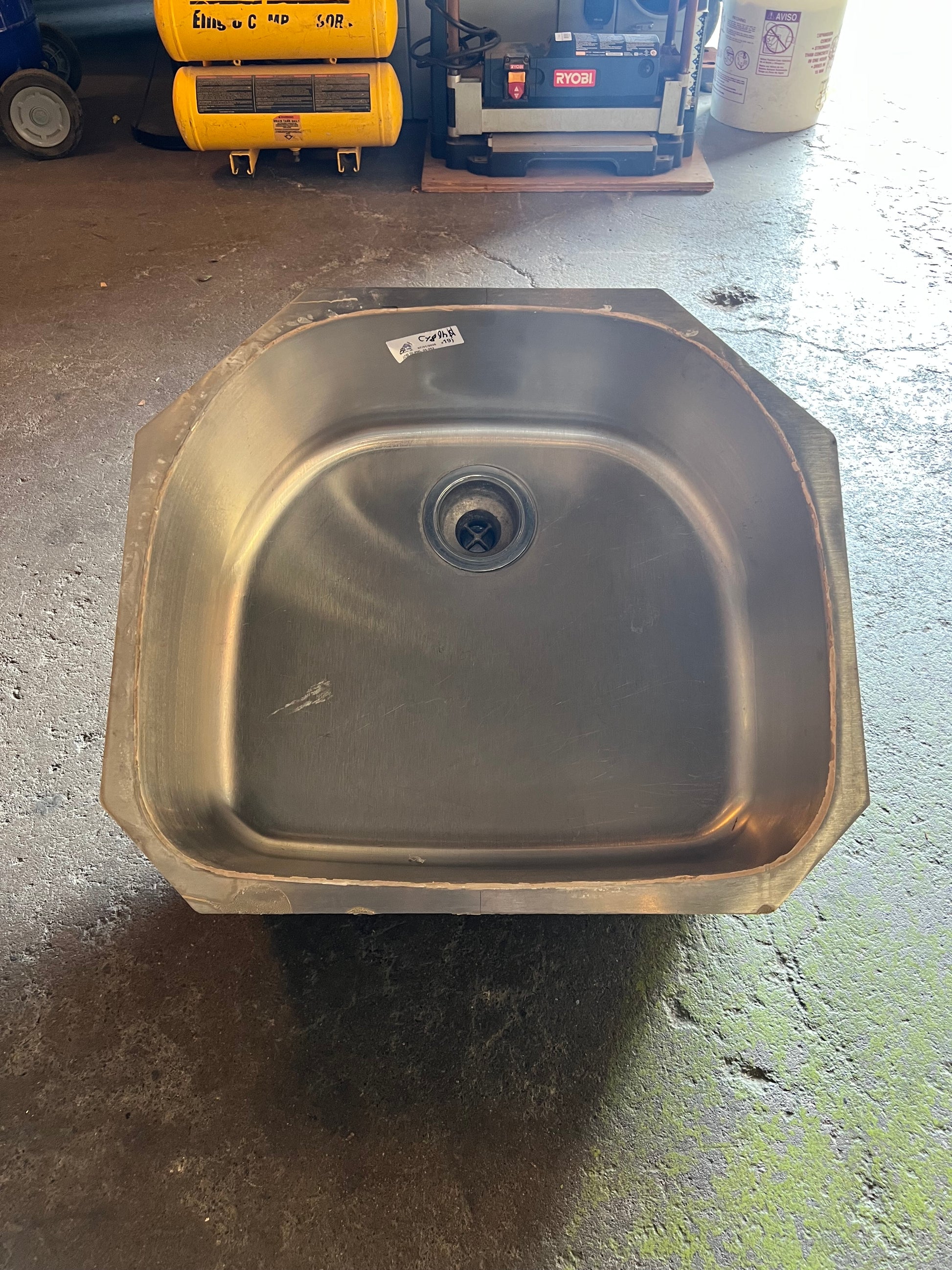 Stainless steel kitchen sink undermount 23x20 Oakland