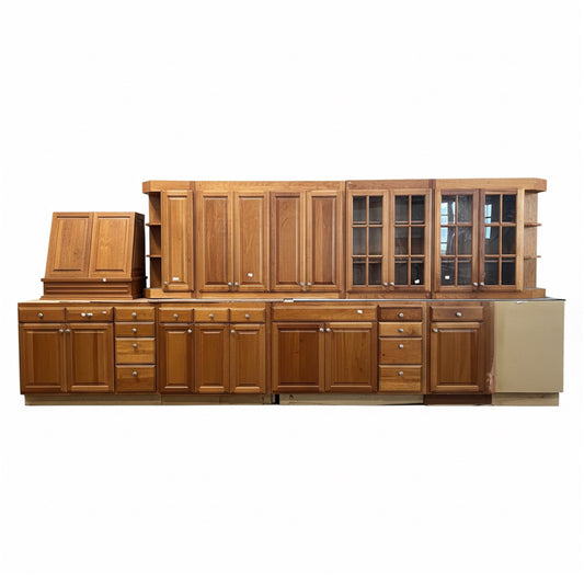 Kitchen Cabinet Set · Wood · 13 Pieces · 26 Ft · CV1