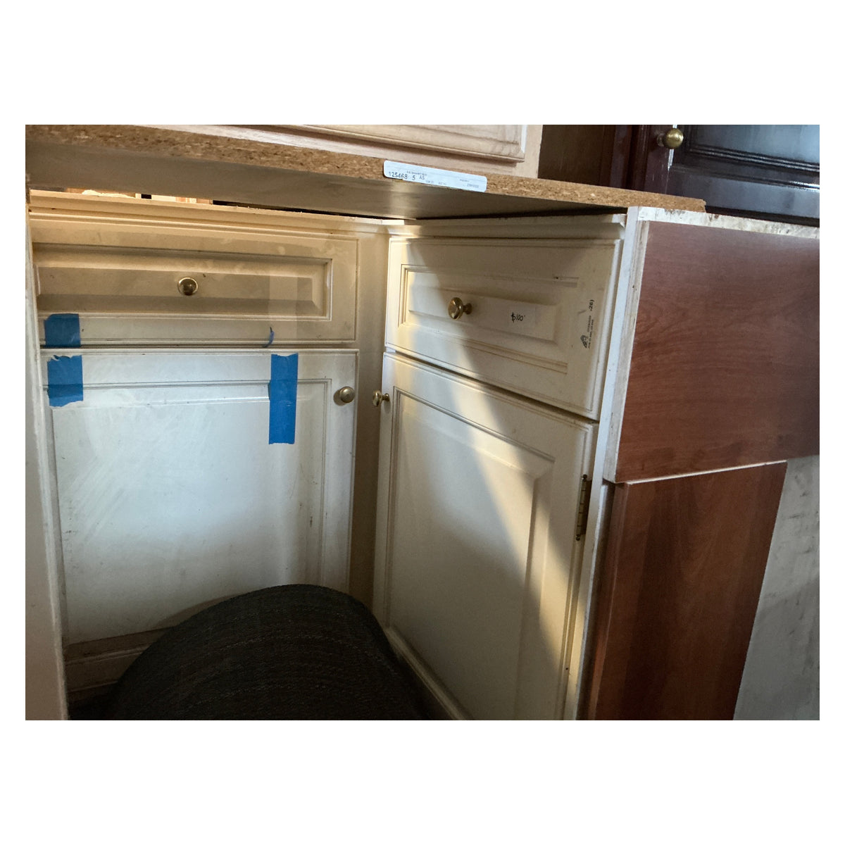 Kitchen Cabinet Base, CM9