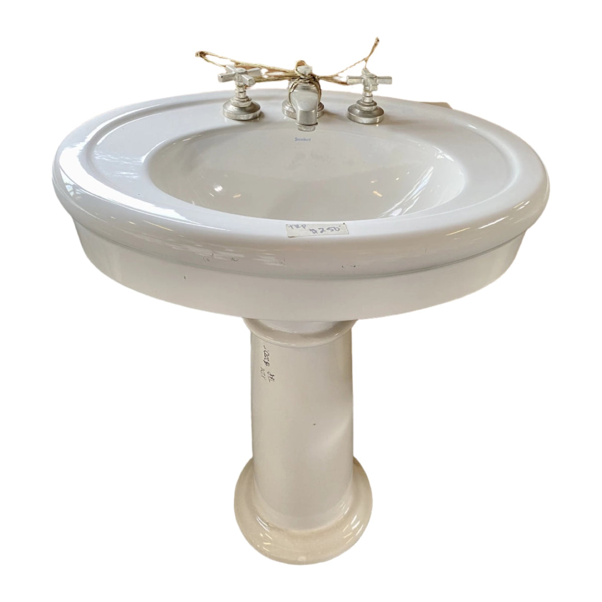 Standard Oval White Pedestal Sink TRP