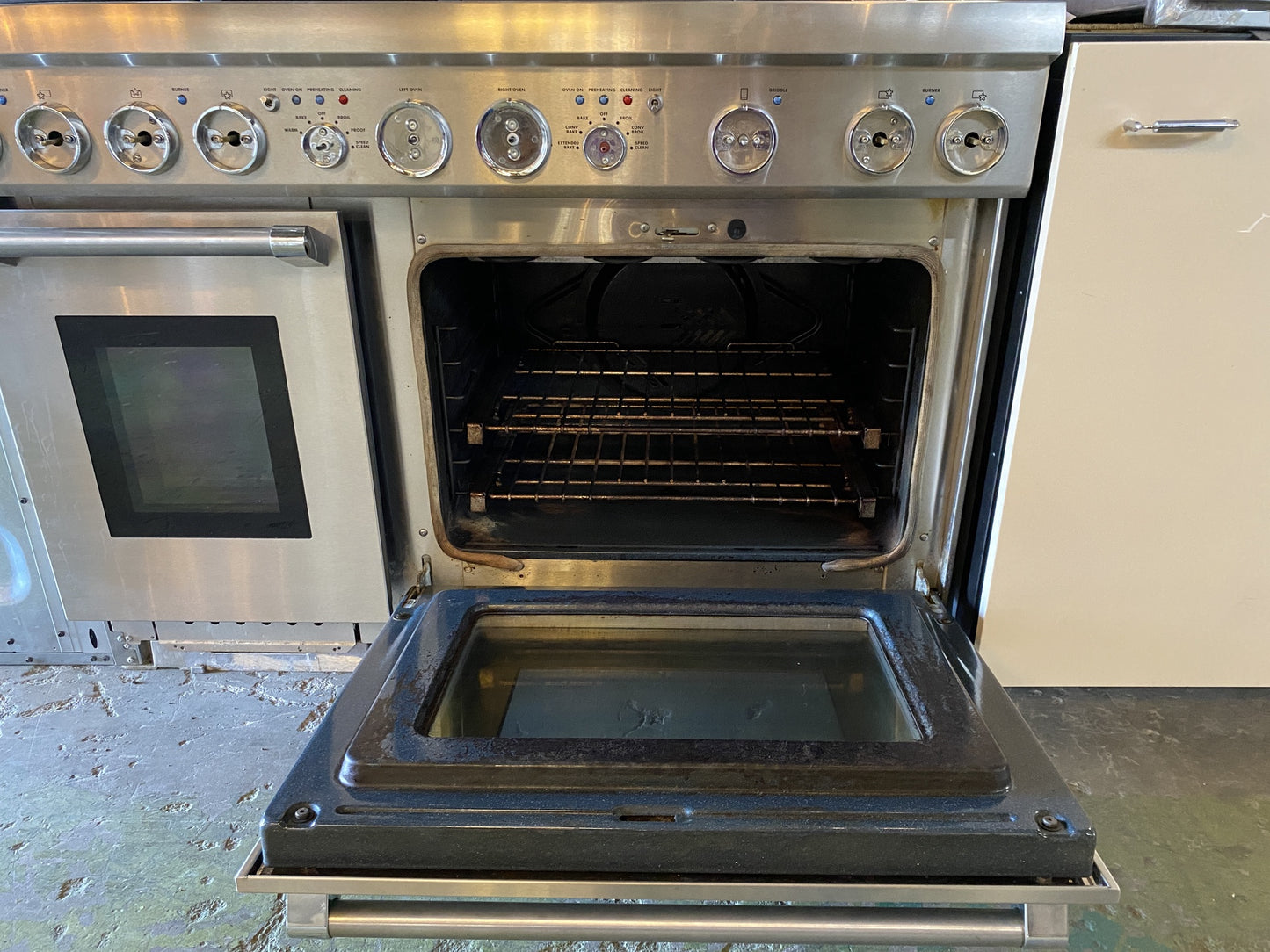 Thermador Pro 6 Burner Range BU2