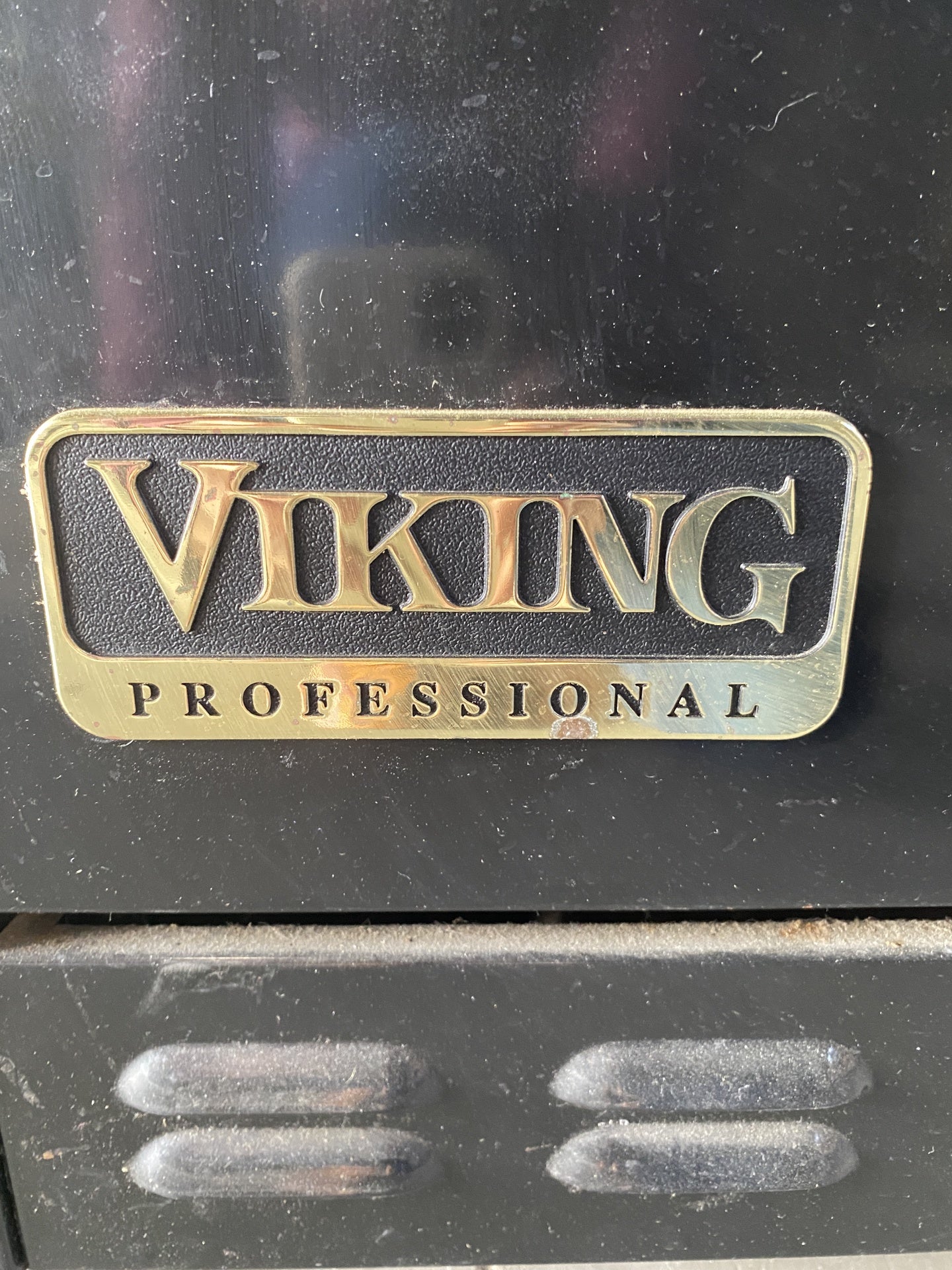 Viking Black &  Gold Vintage Range 220 V BQ1
