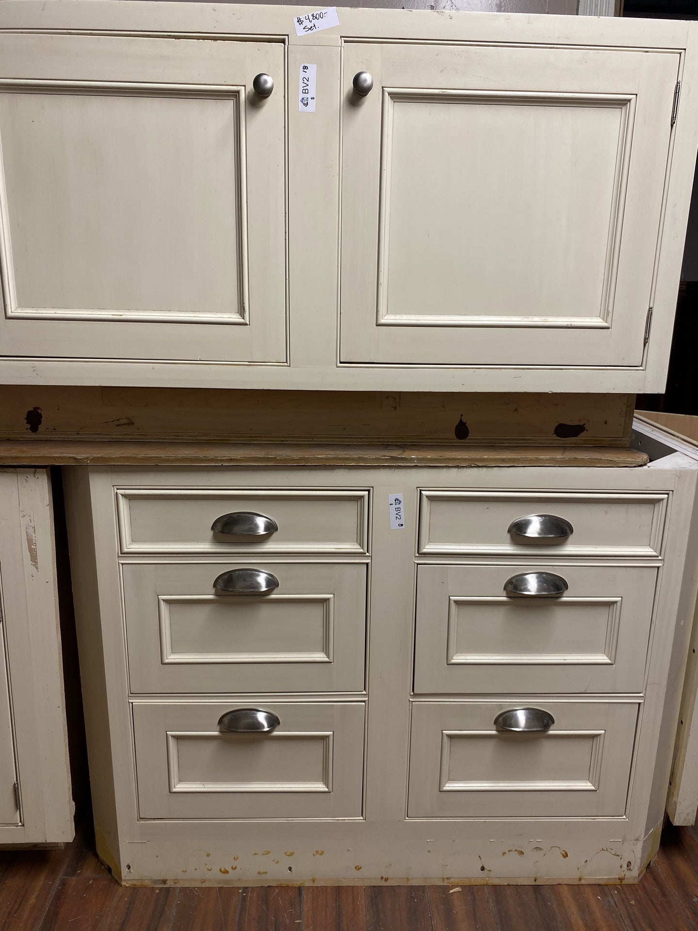 Cream Colored Cabinet Set BV2