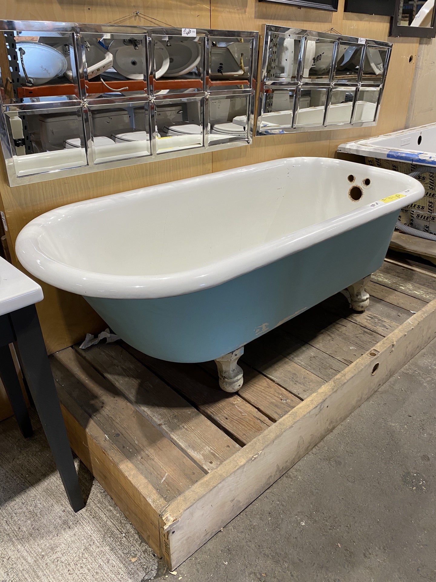 Cast Iron Clawfoot Tub Blue BZ3