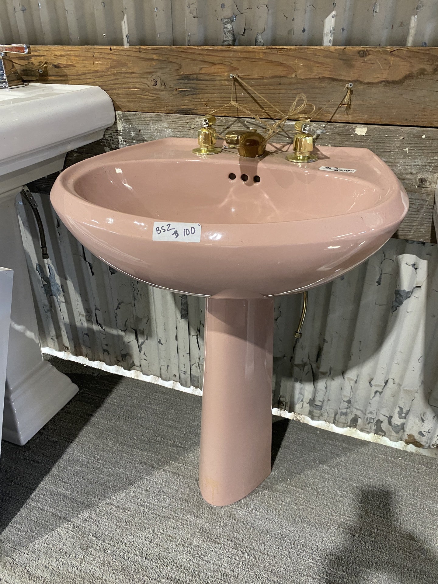 Vintage Pedestal Sink Pink BS2