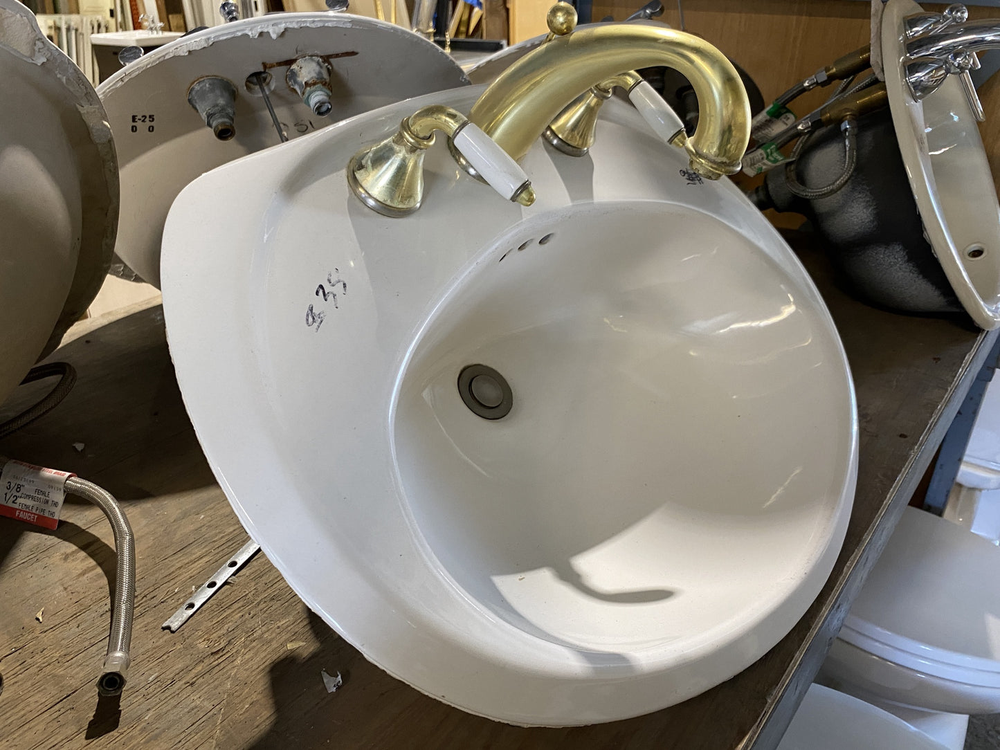 Vintage Off White Oval Sink TRP