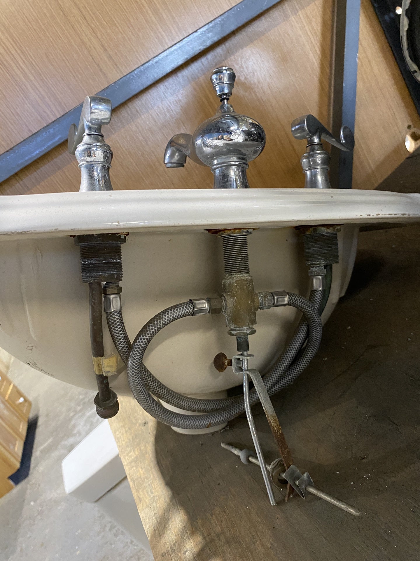 White Oval Vintage Kohler Sink AN7