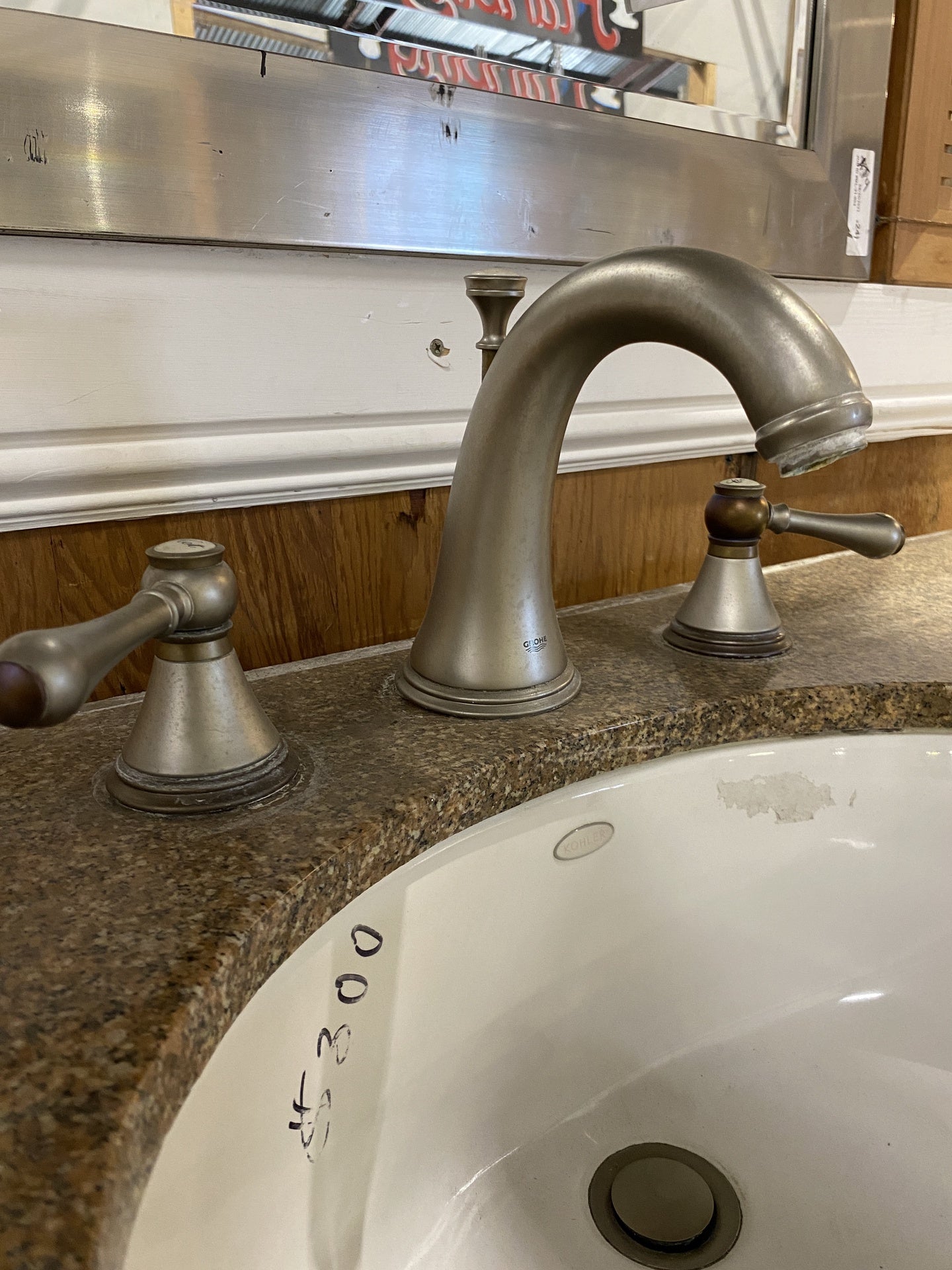 White Bathroom Vanity TRP