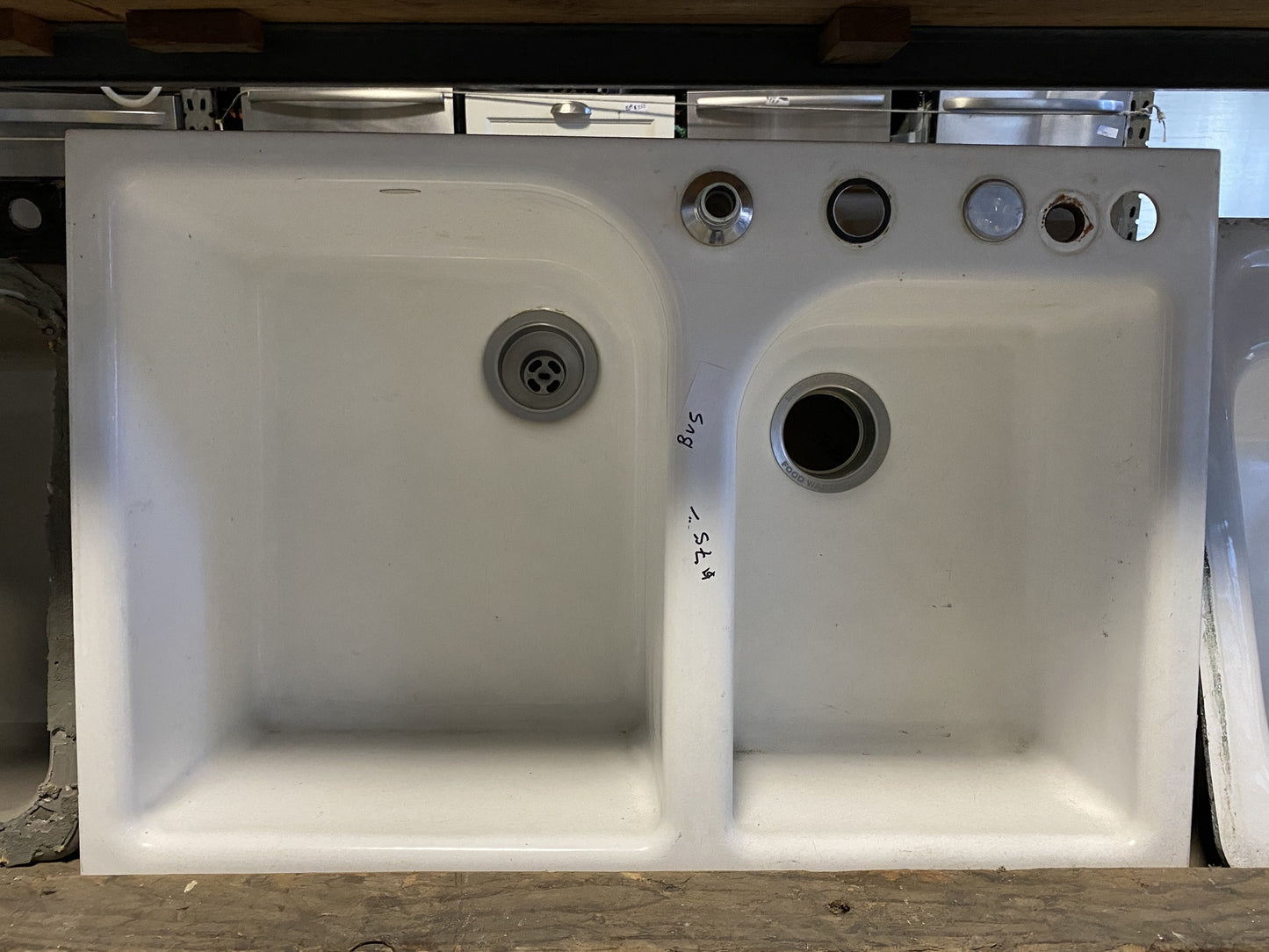 White Rectangular Sink BV5