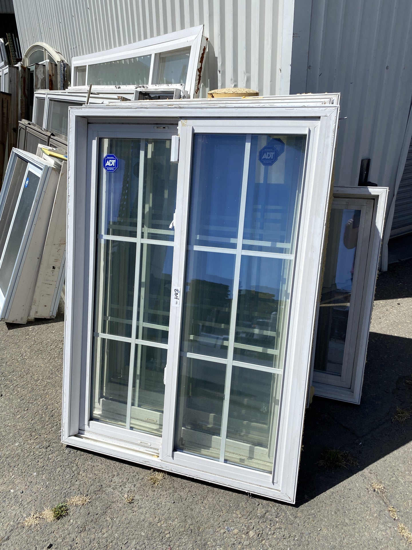 White Vinyl Sliding Windows CB4