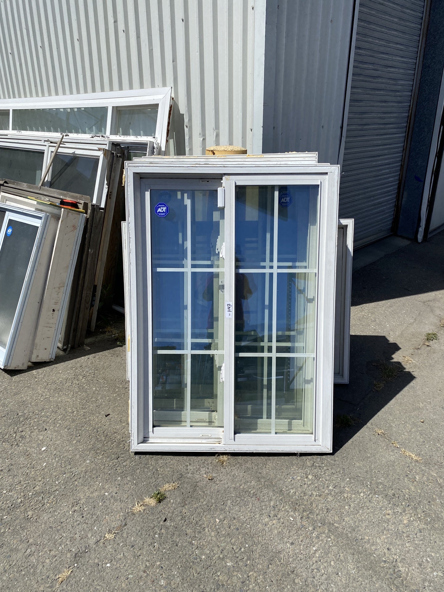 White Vinyl Sliding Windows CB4
