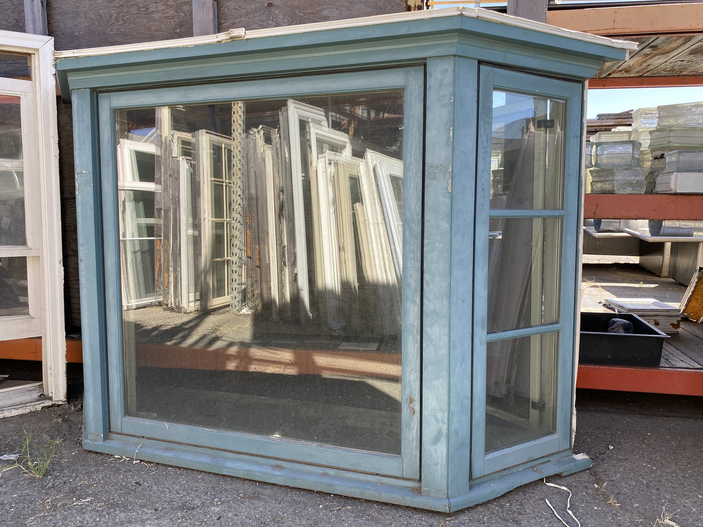 Blue Bay Window TRP