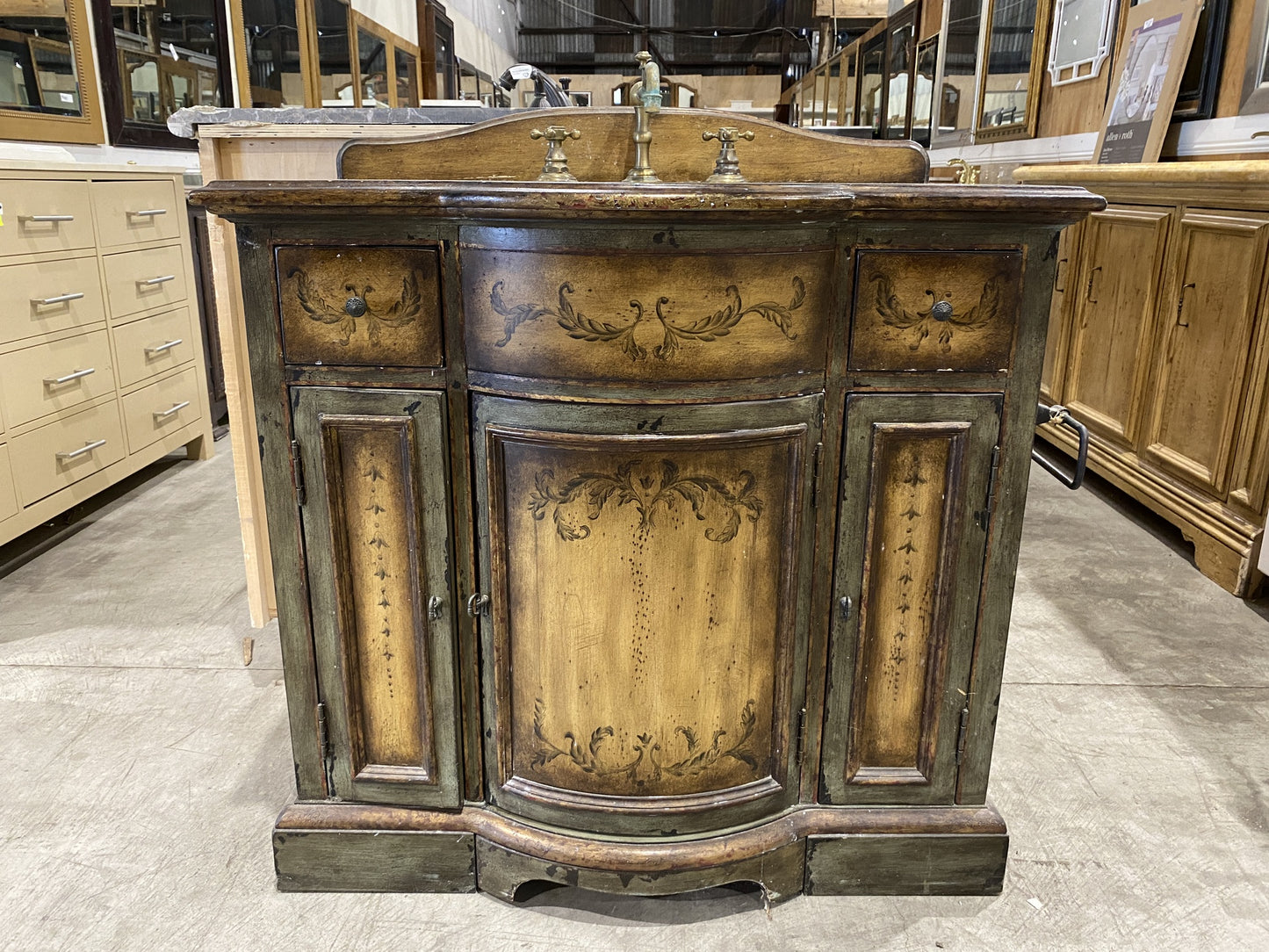 Vintage Wooden Vanity TRP