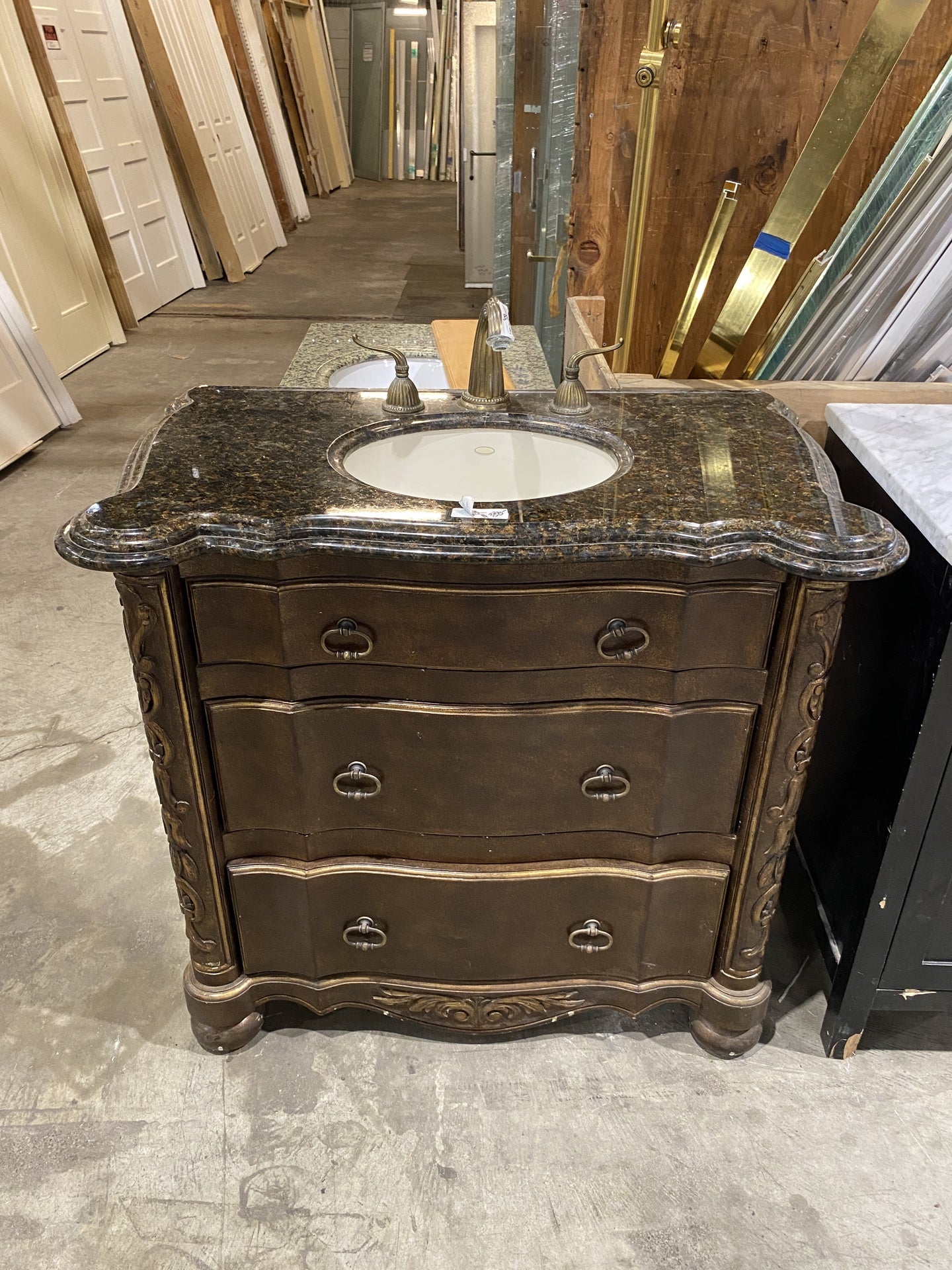 Curved Vanity Stone Countertop BY3