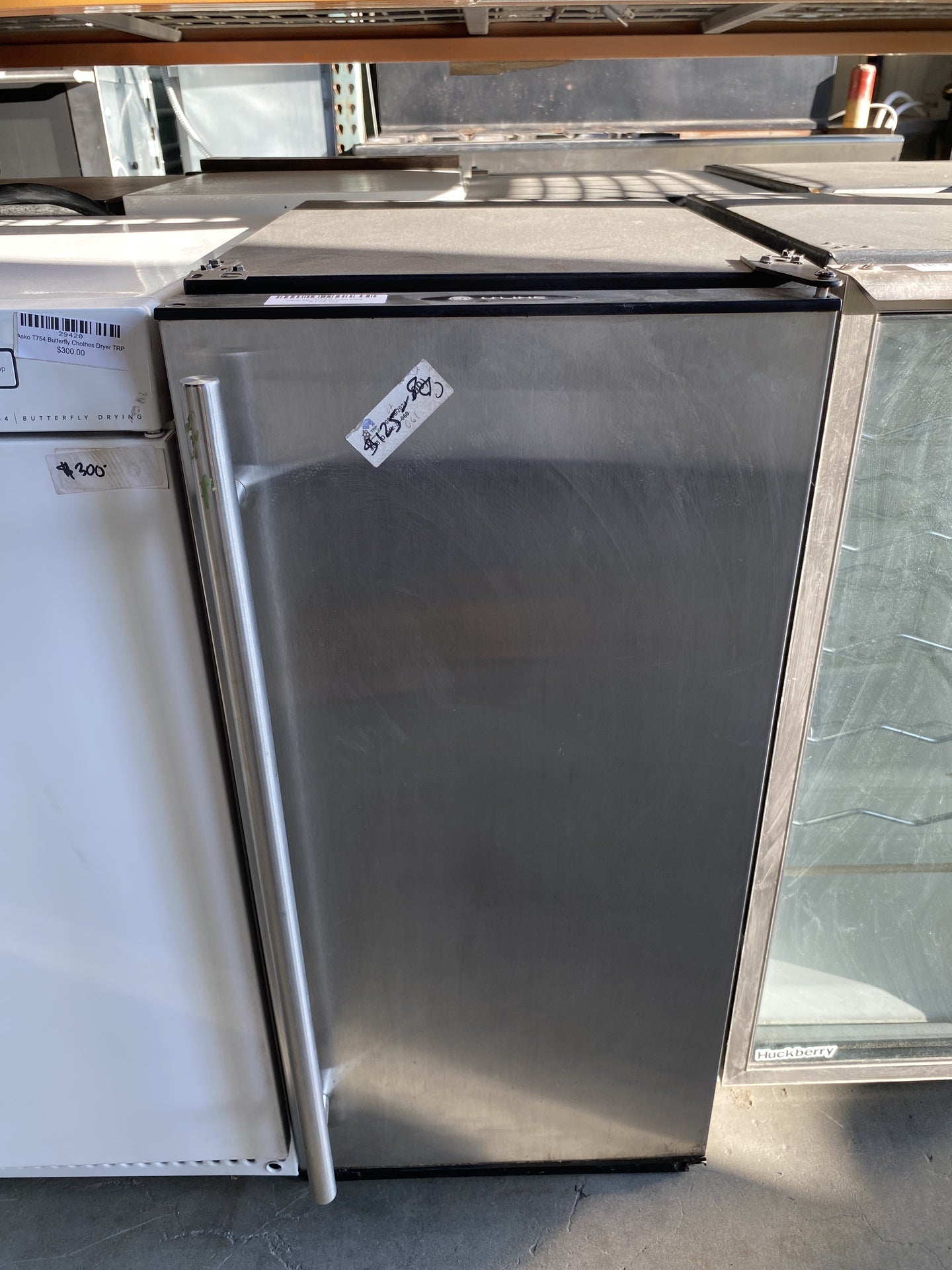 Uline Mini Refrigerator CD8