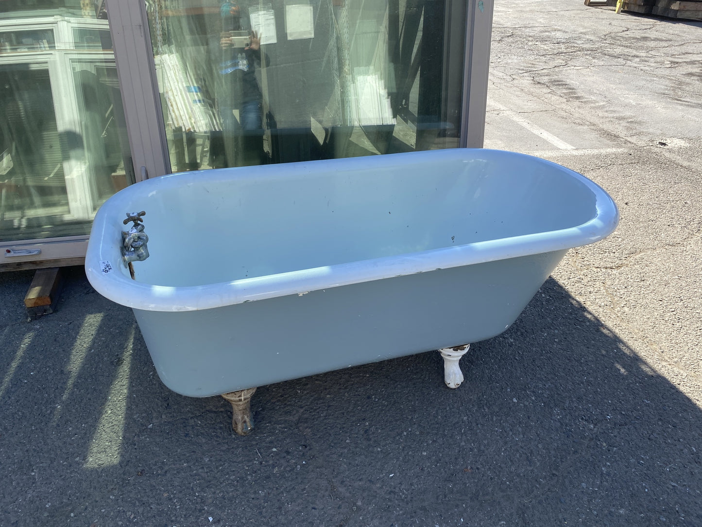 Cast Iron Clawfoot Bathtub CF2