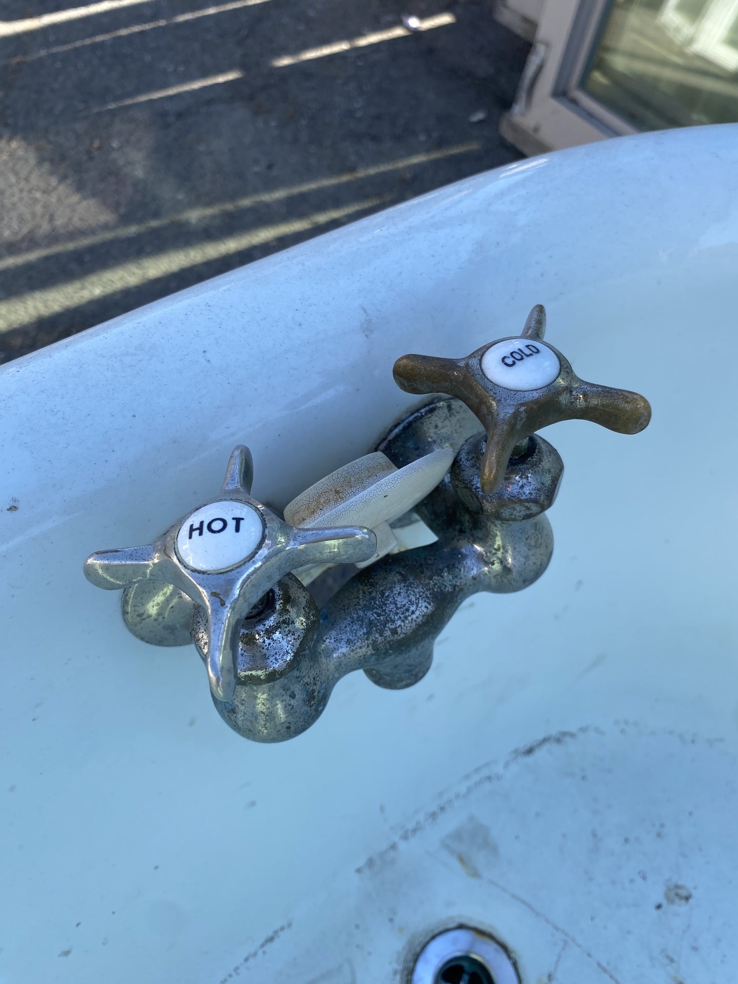 Cast Iron Clawfoot Bathtub CF2