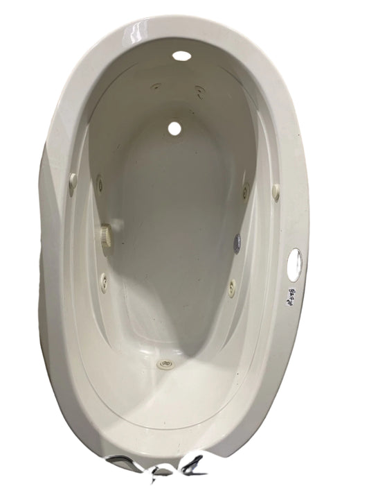 Oval Bathtub with Jets BZ7