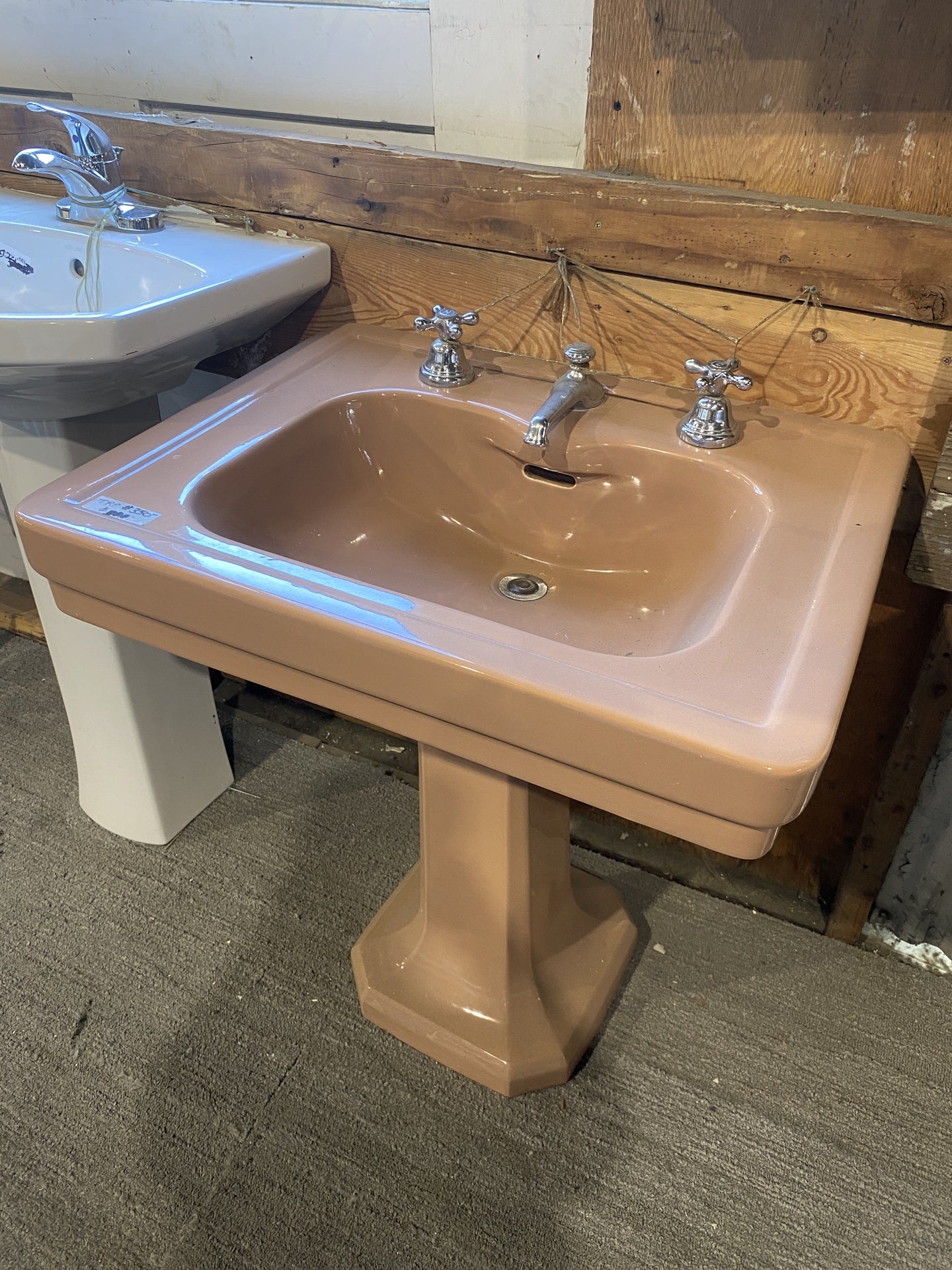 Vintage Pink Pedestal Sink TRP
