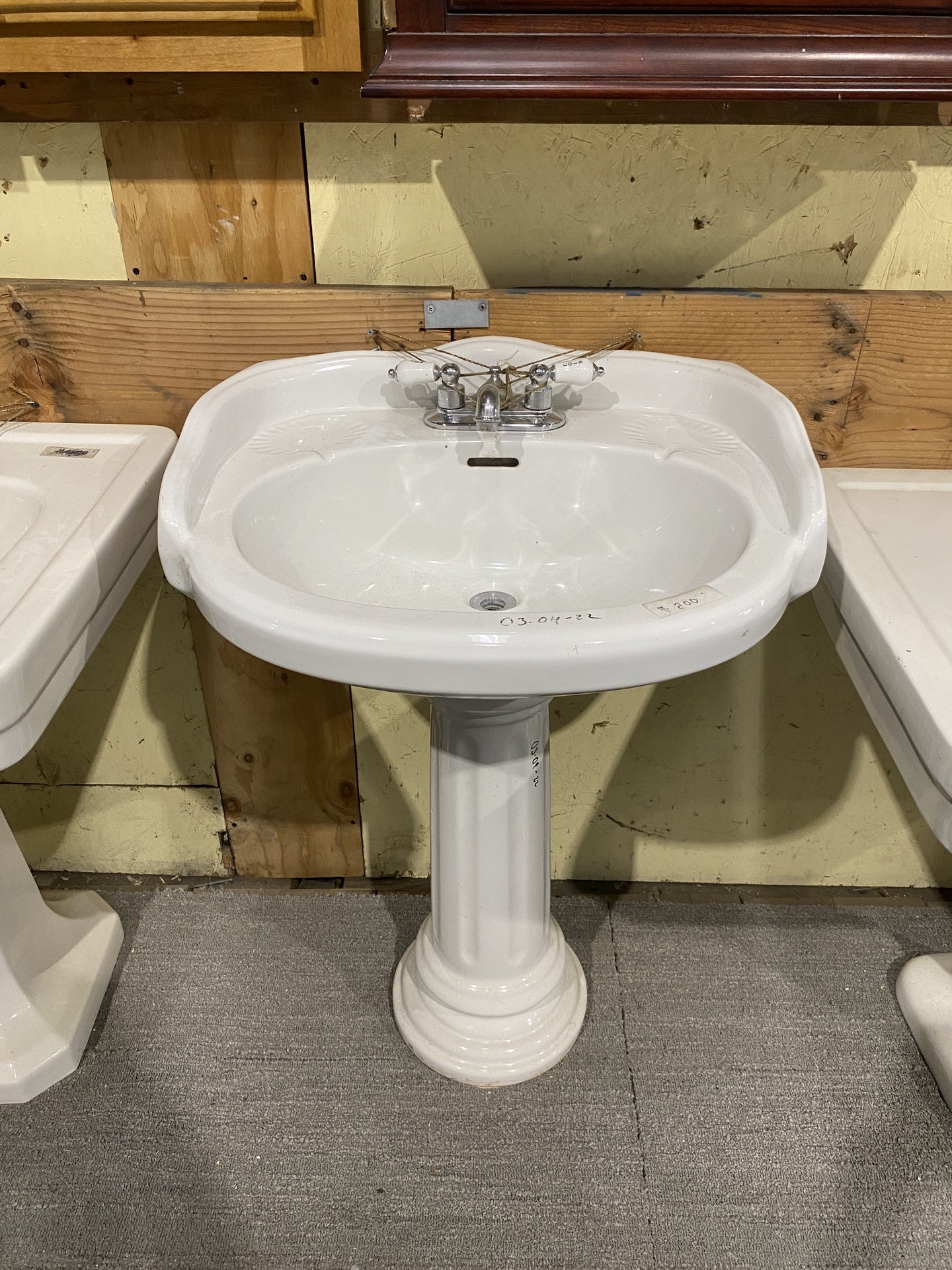 White Pedestal Sink TRP