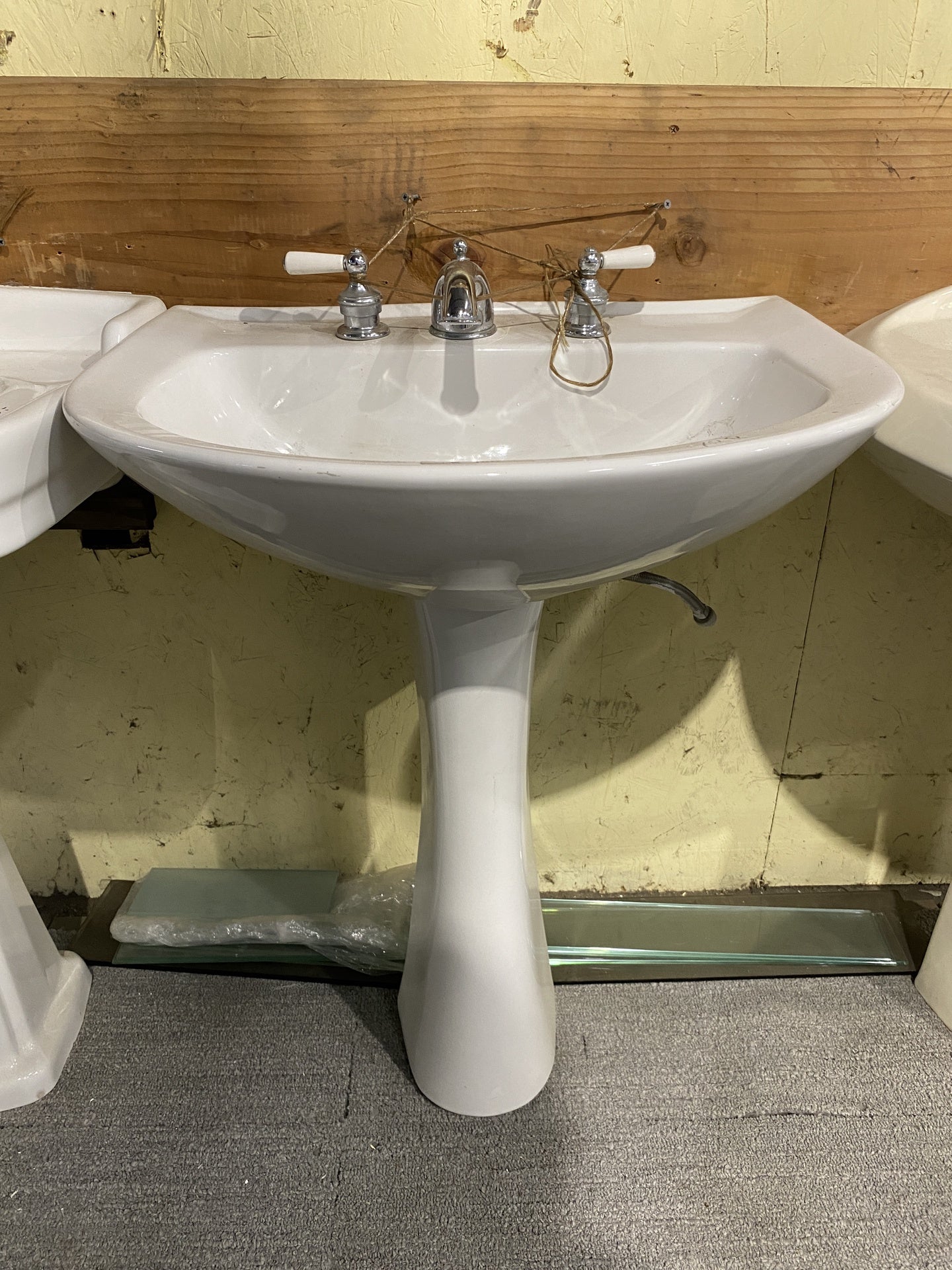 White Vintage Pedestal Sink