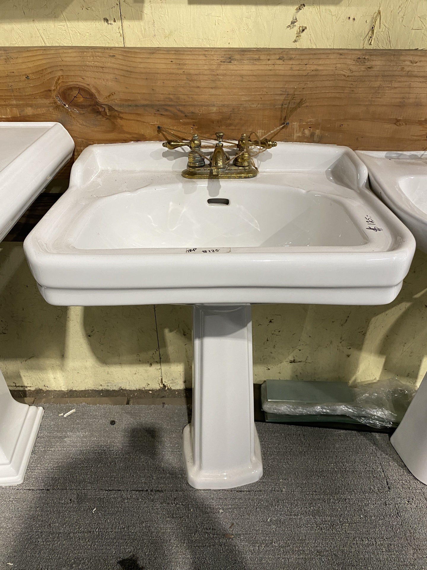 Square Pedestal Sink TRP
