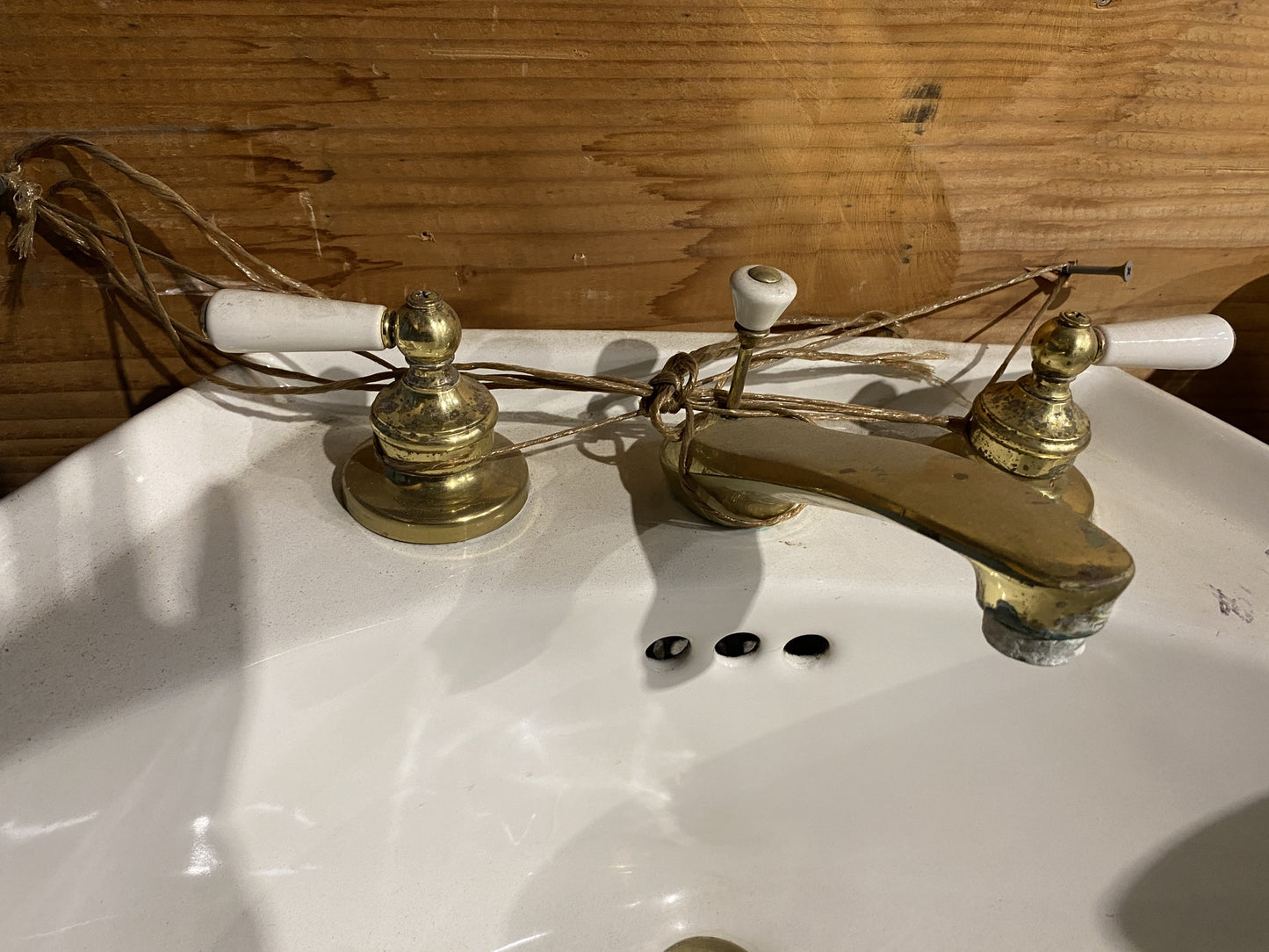 Vintage Pedestal Sink TRP