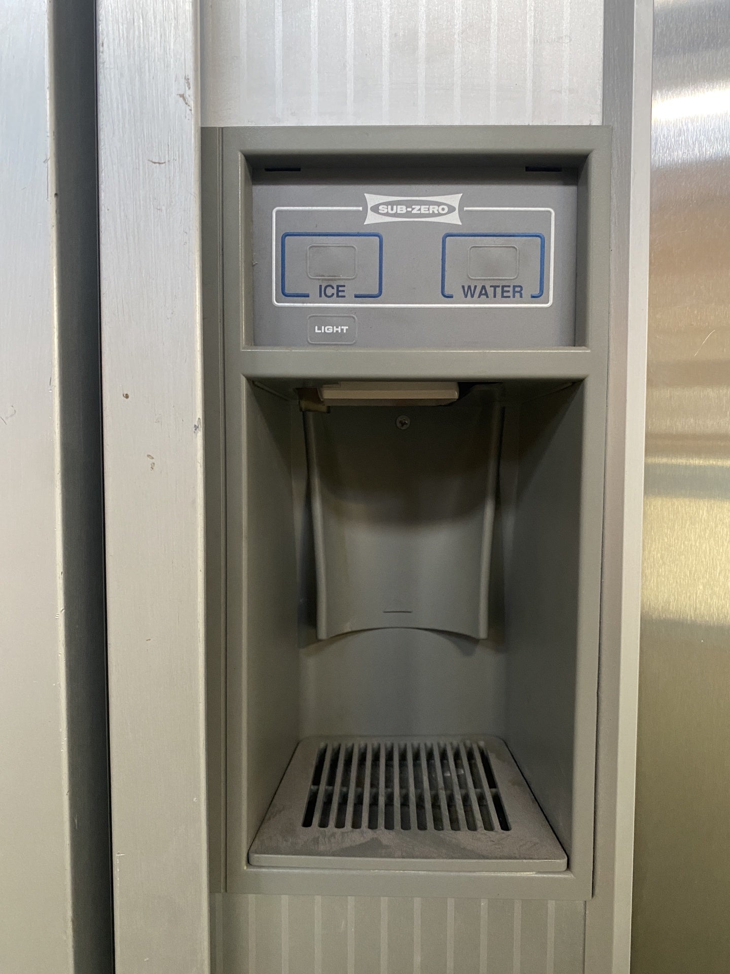 Subzero Refrigerator CA9
