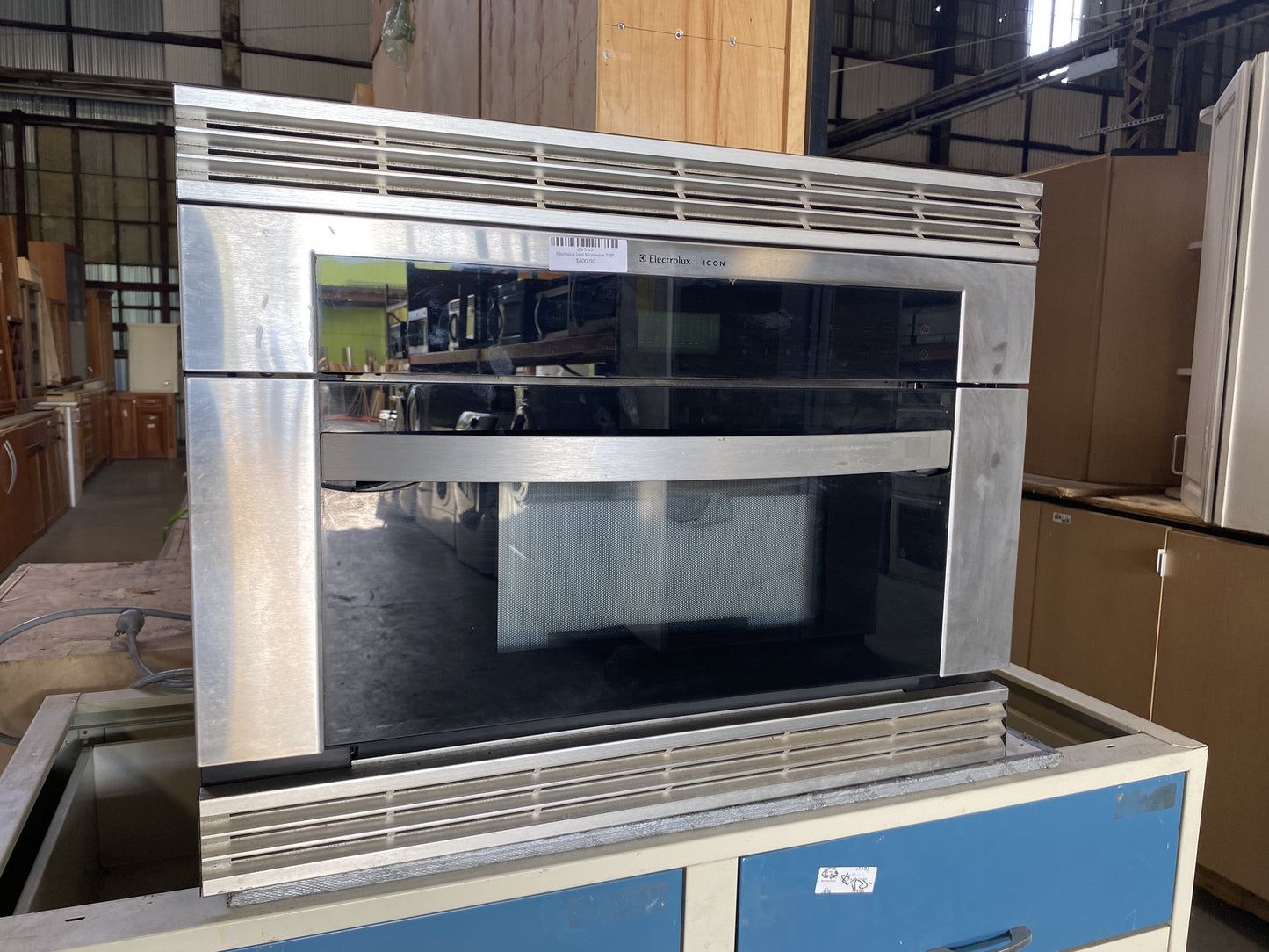 Electrolux Icon Microwave TRP