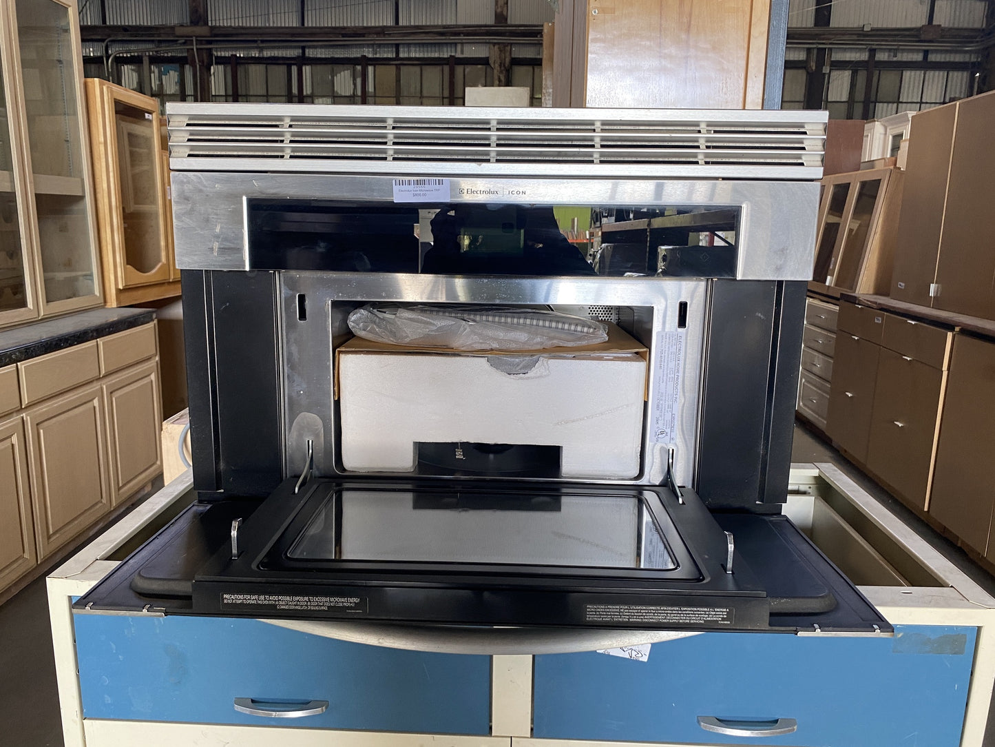 Electrolux Icon Microwave TRP