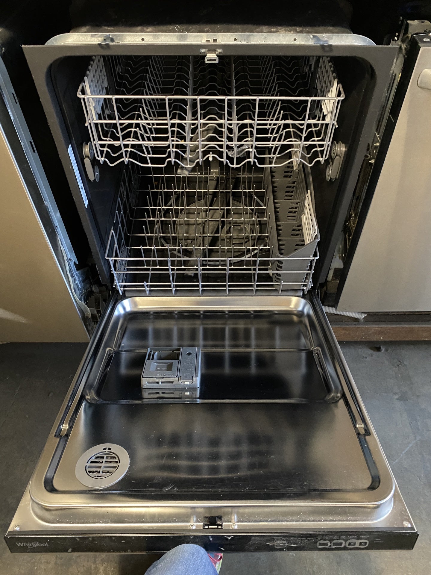 Whirlpool Dishwasher BZ6