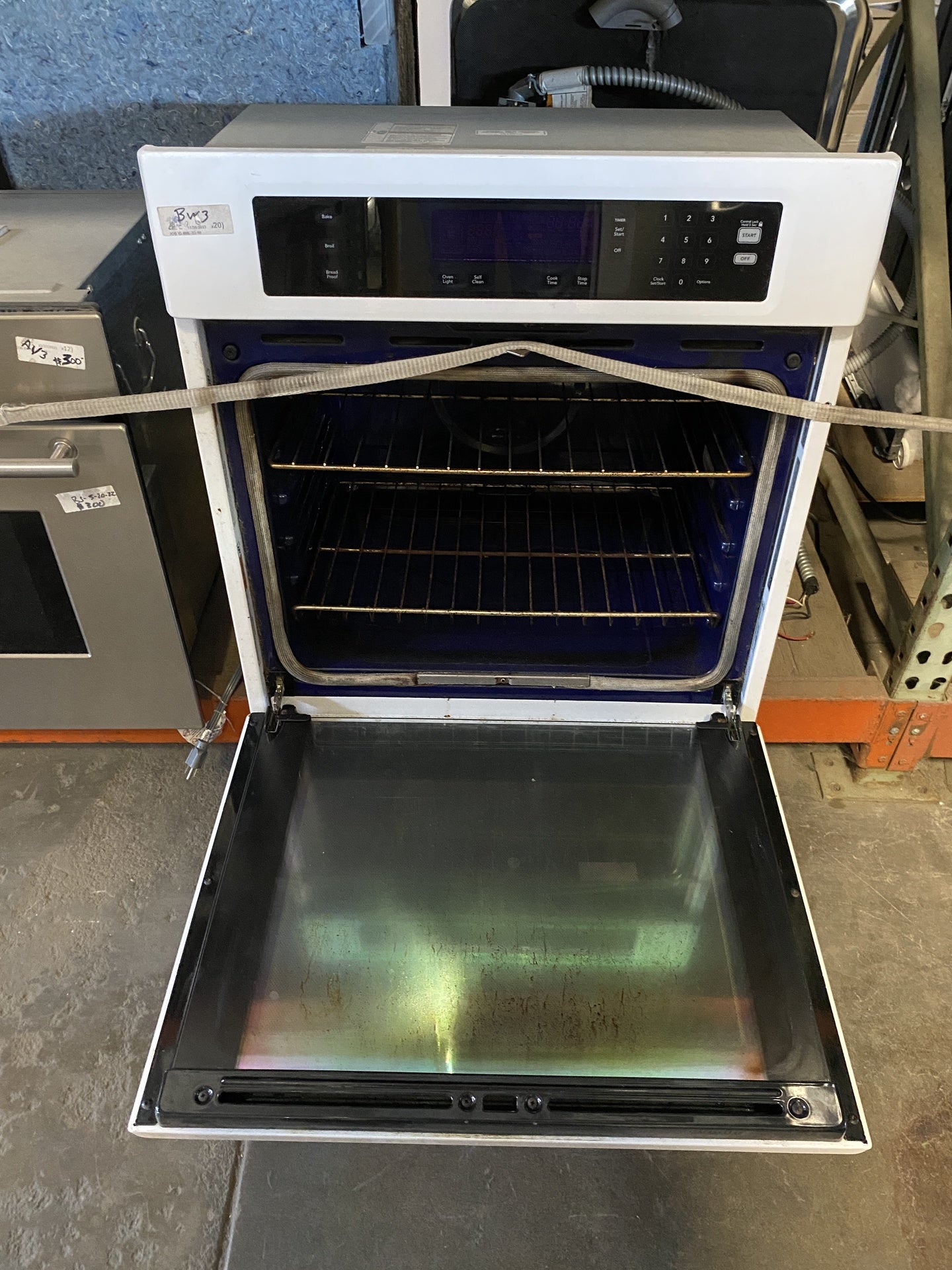 White Kitchen Aid Single Oven BW3