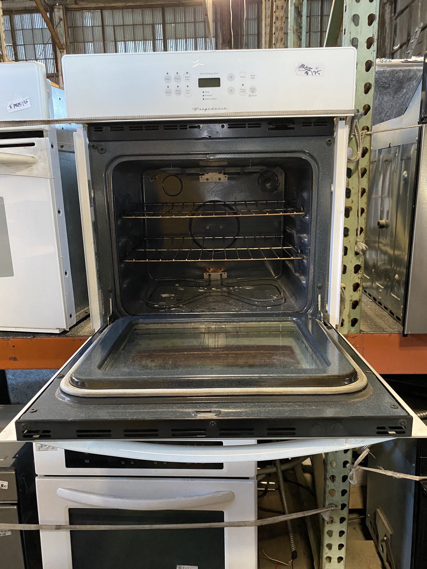 White Frigidaire Single Oven BZ5