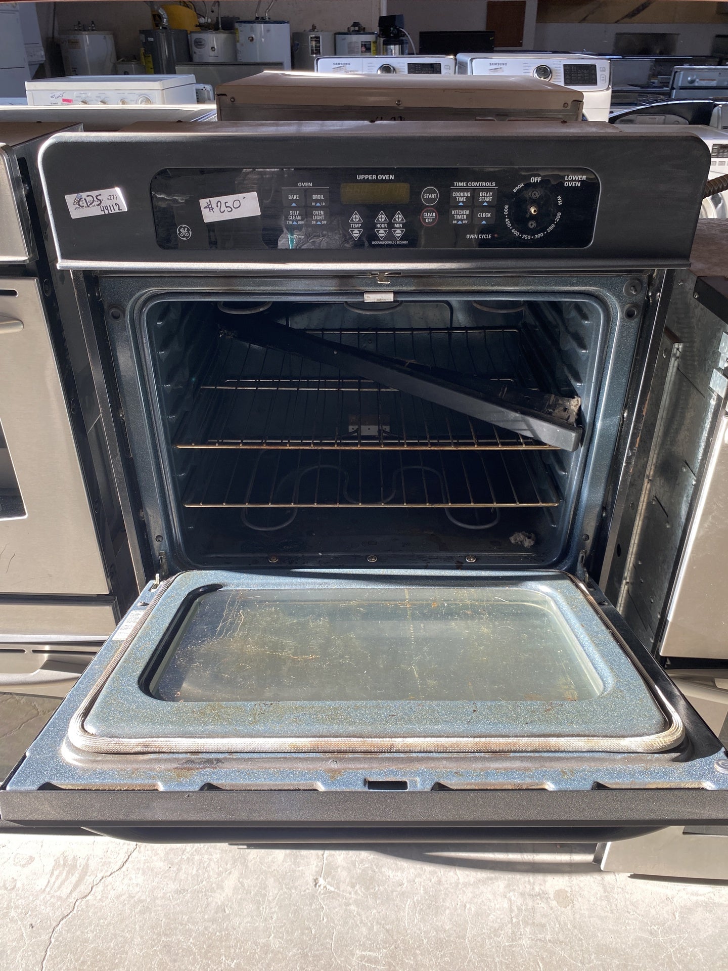 Black GE Double Oven CD5