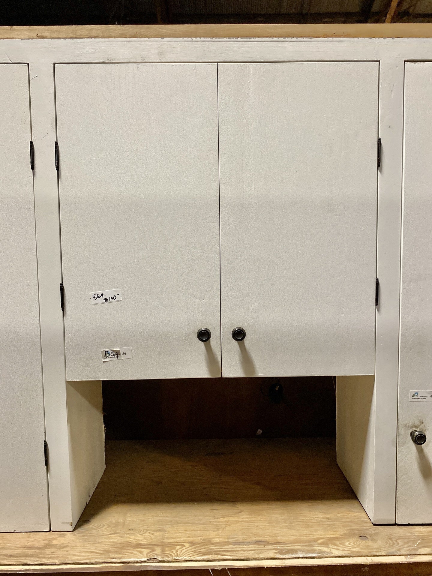 Large White Upper Cabinet BG4