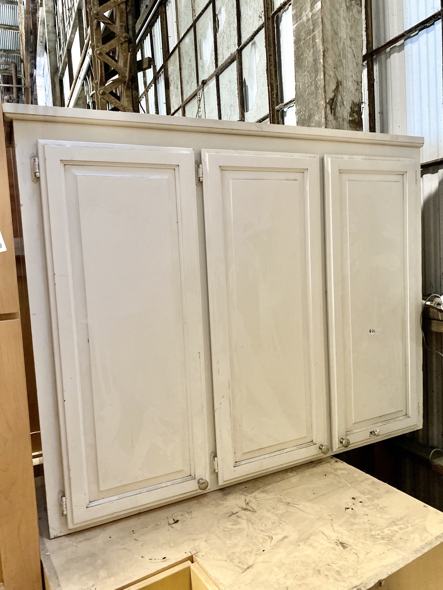 White Top Cabinet 3 Doors TRP