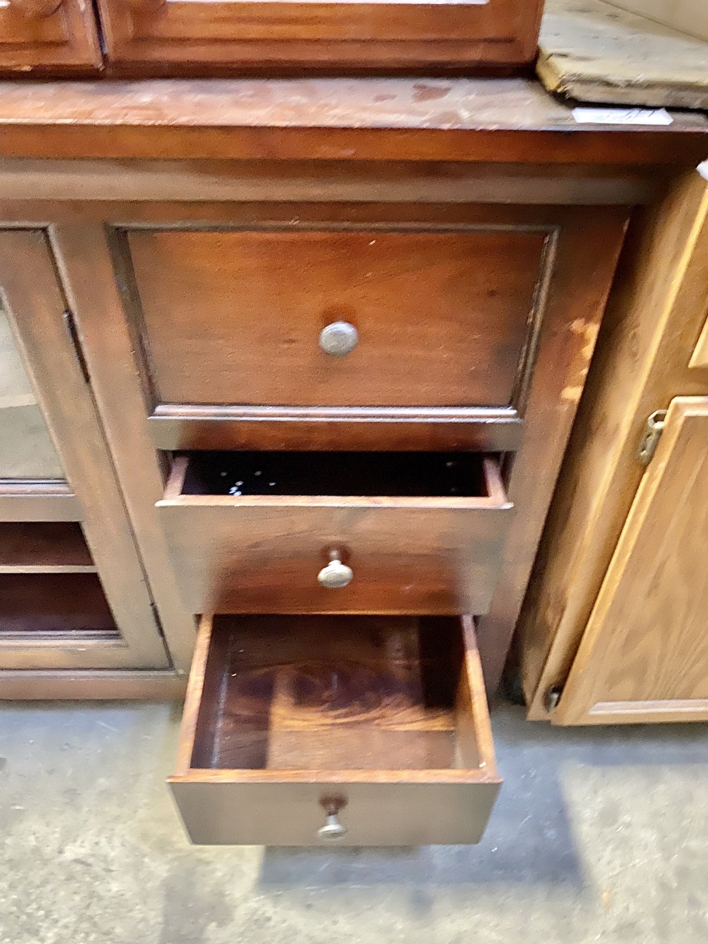 Bottom Cabinet 3 Drawer CE7